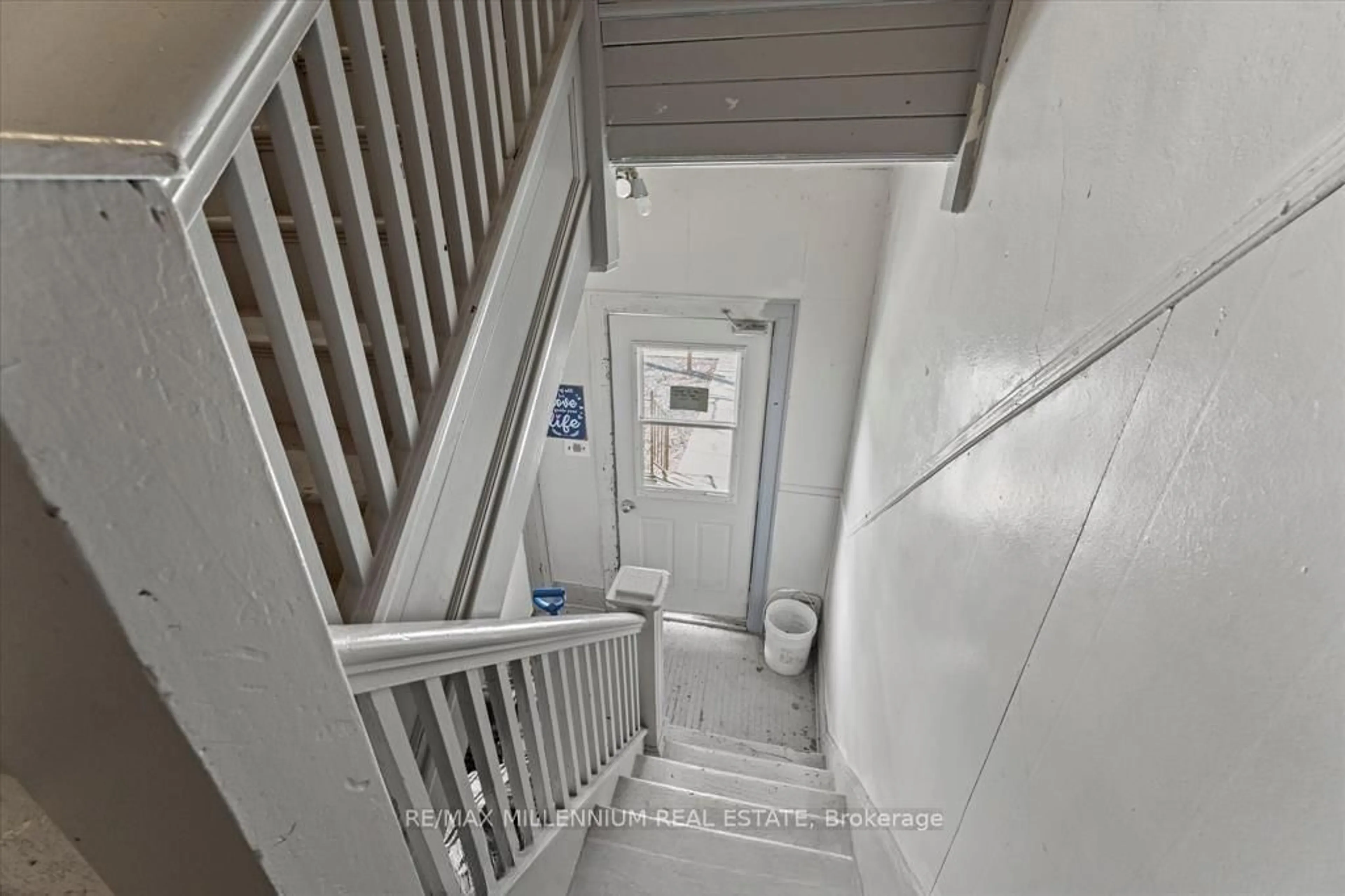 Stairs for 124-130 Elm Ave, Windsor Ontario N9A 5G8