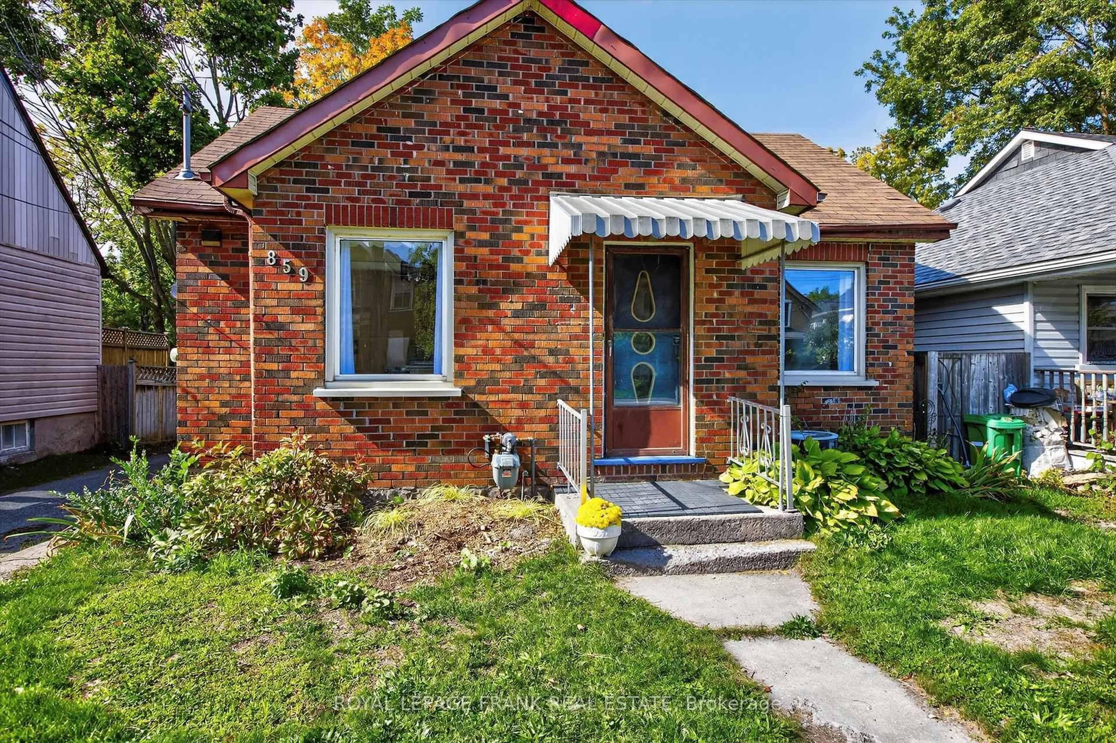 Home with brick exterior material, street for 859 George St, Peterborough Ontario K9H 3T6
