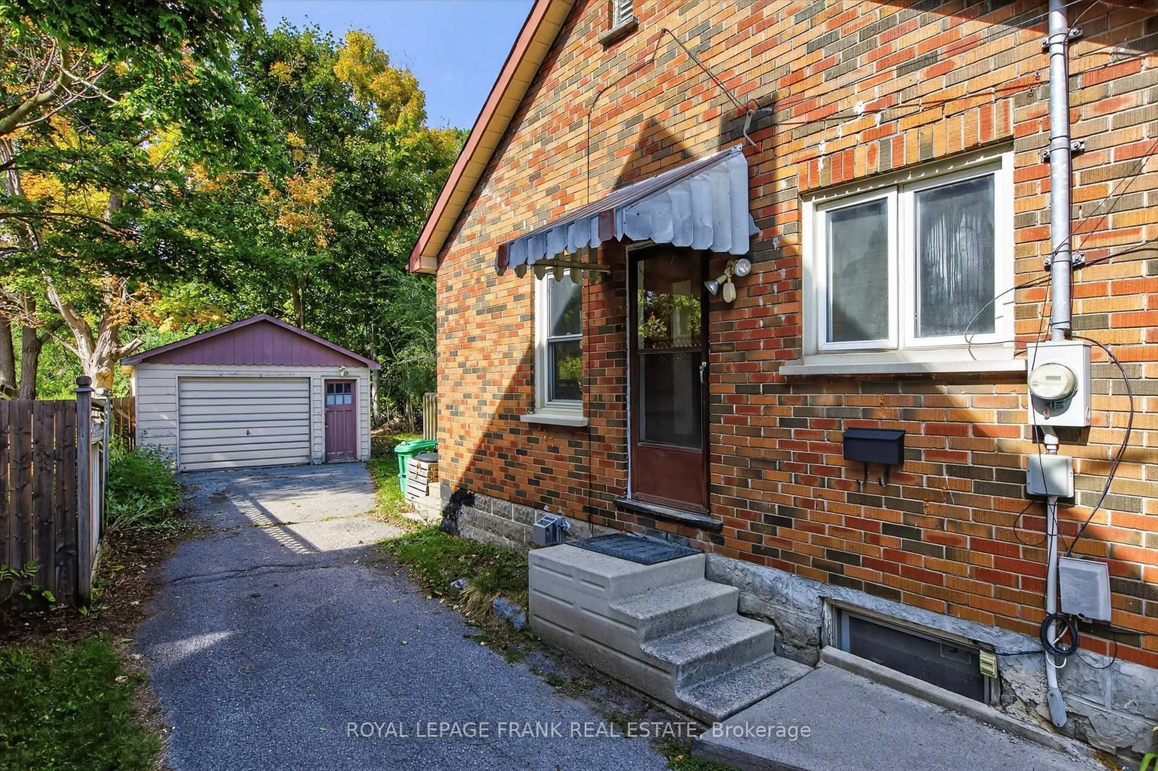 Home with brick exterior material, street for 859 George St, Peterborough Ontario K9H 3T6