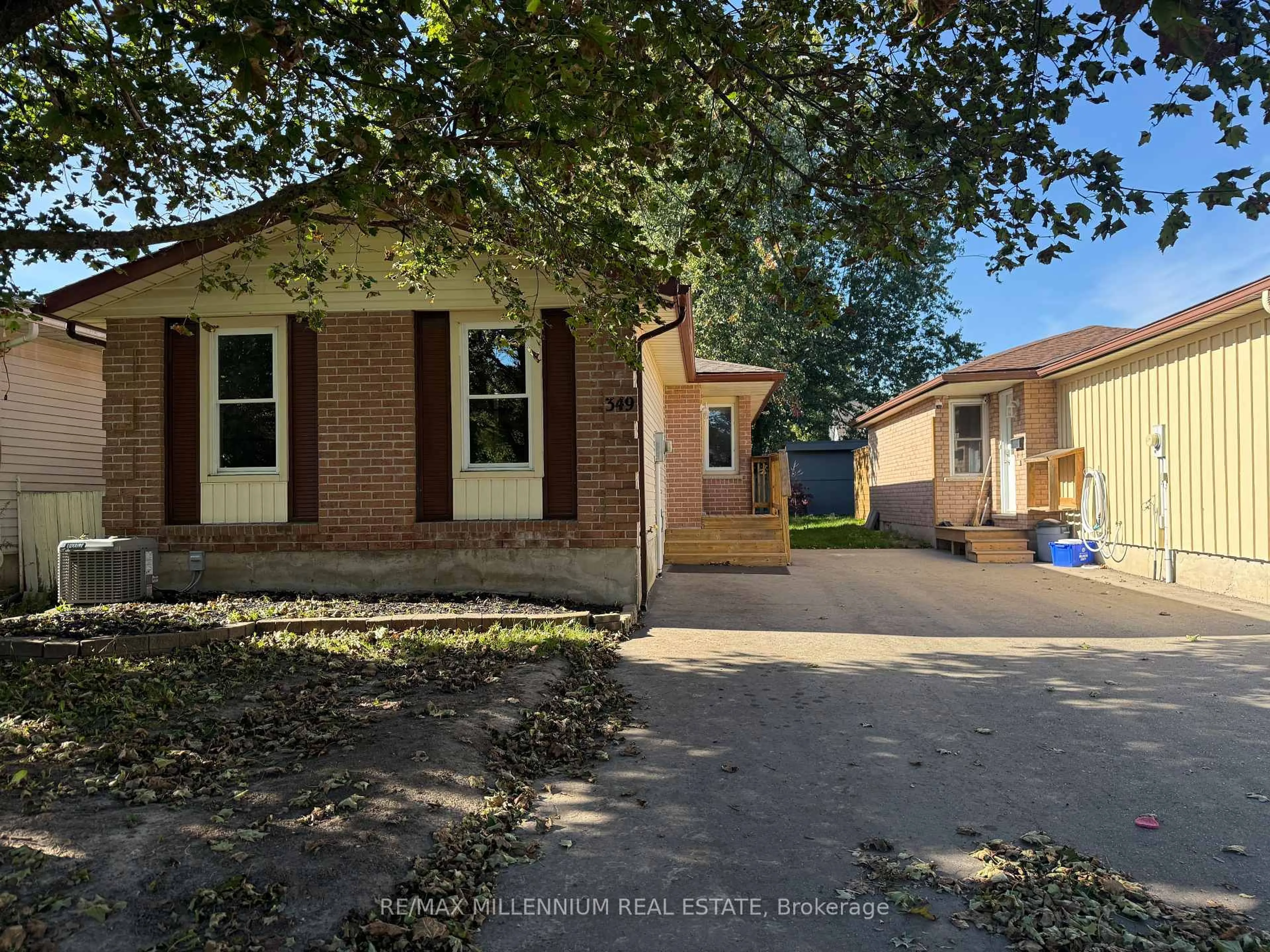 A pic from outside/outdoor area/front of a property/back of a property/a pic from drone, street for 349 Strathallan St, Centre Wellington Ontario N1M 3K7