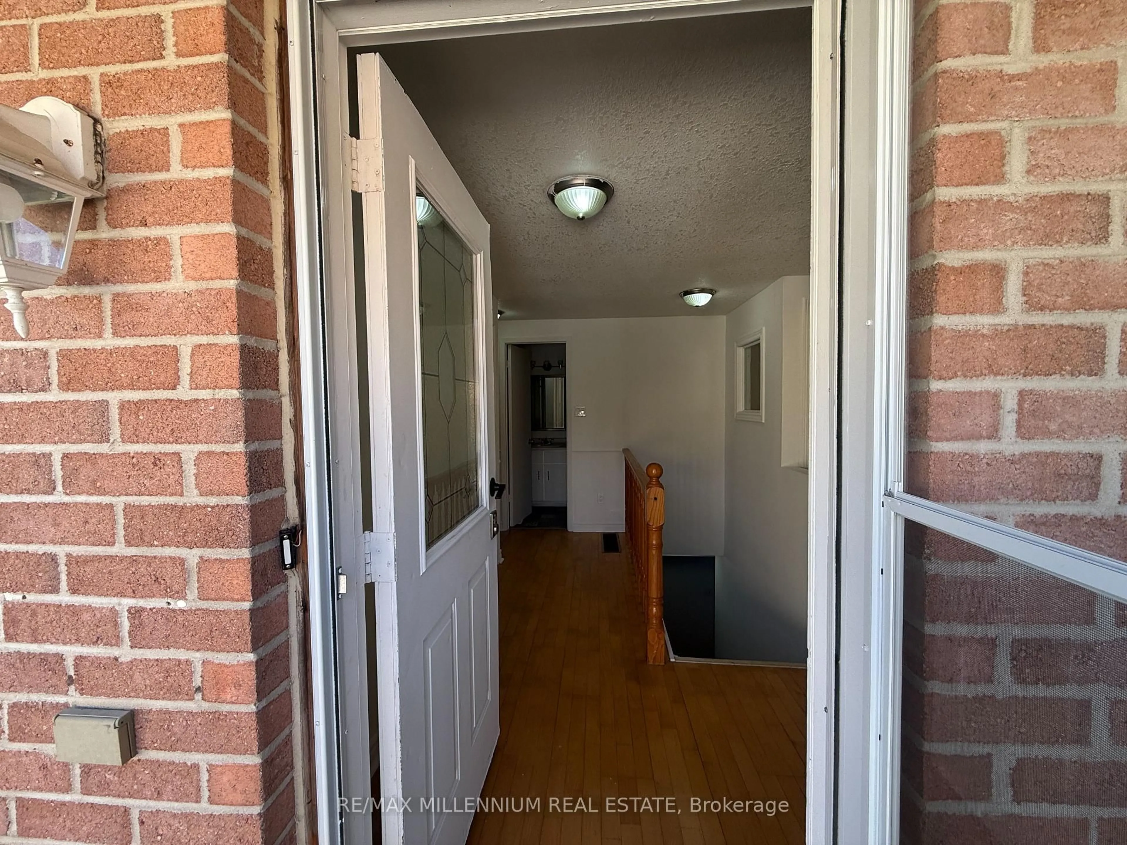 Indoor entryway for 349 Strathallan St, Centre Wellington Ontario N1M 3K7