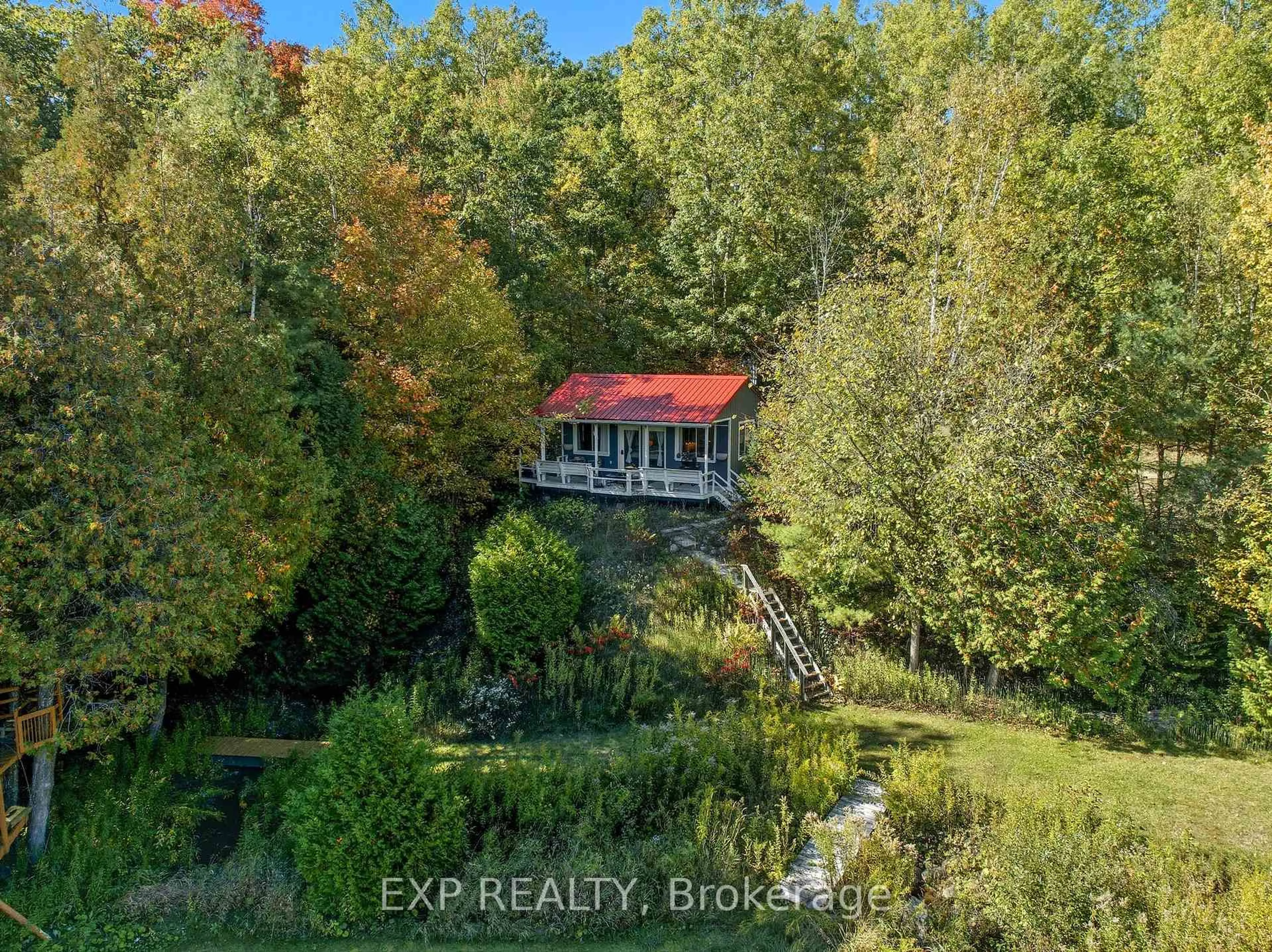A pic from outside/outdoor area/front of a property/back of a property/a pic from drone, water/lake/river/ocean view for 3362 Pioneer Rd, Hamilton Township Ontario K0K 1C0