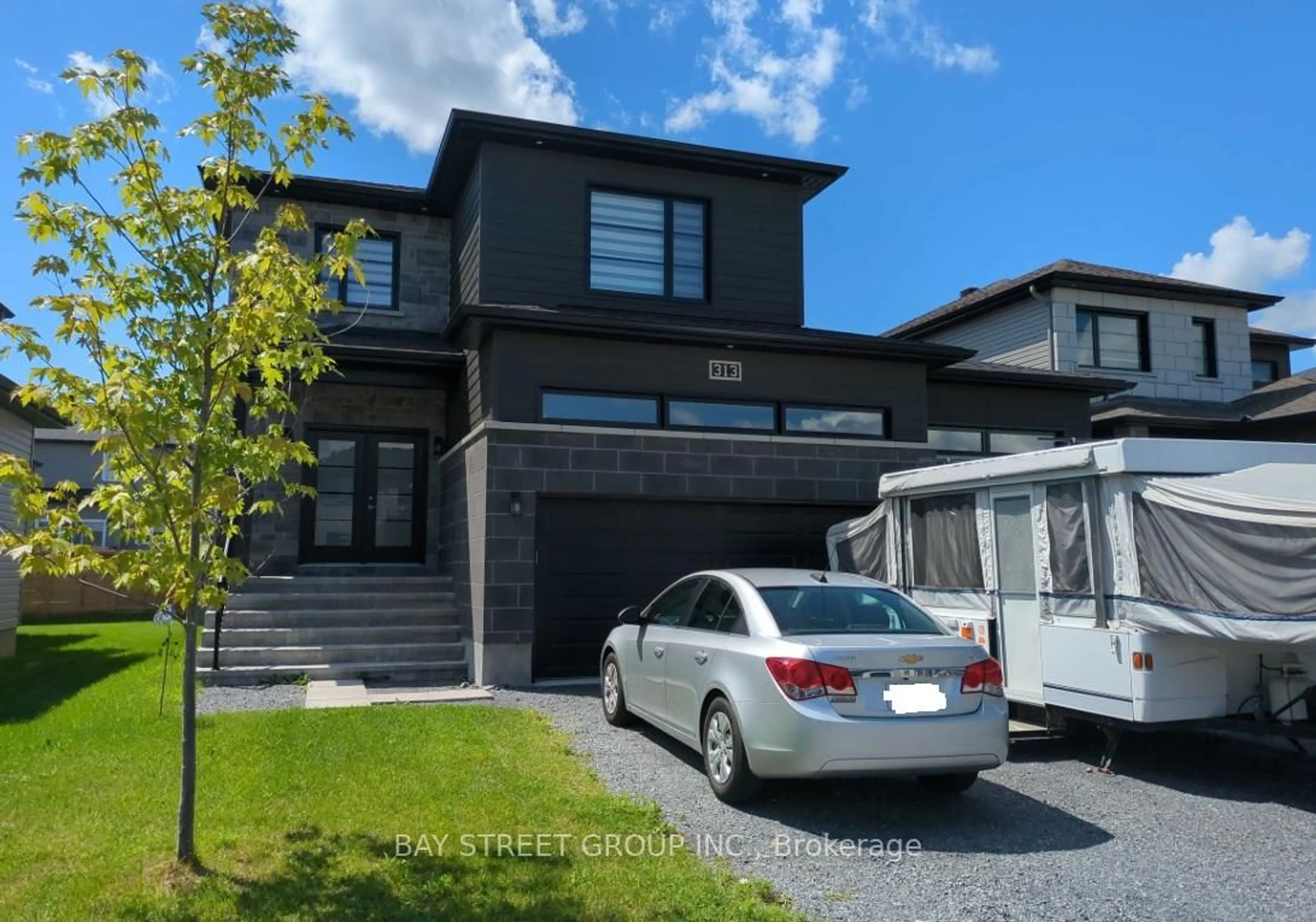 Unknown for 313 Moonlight Dr, Russell Ontario K4R 0L1