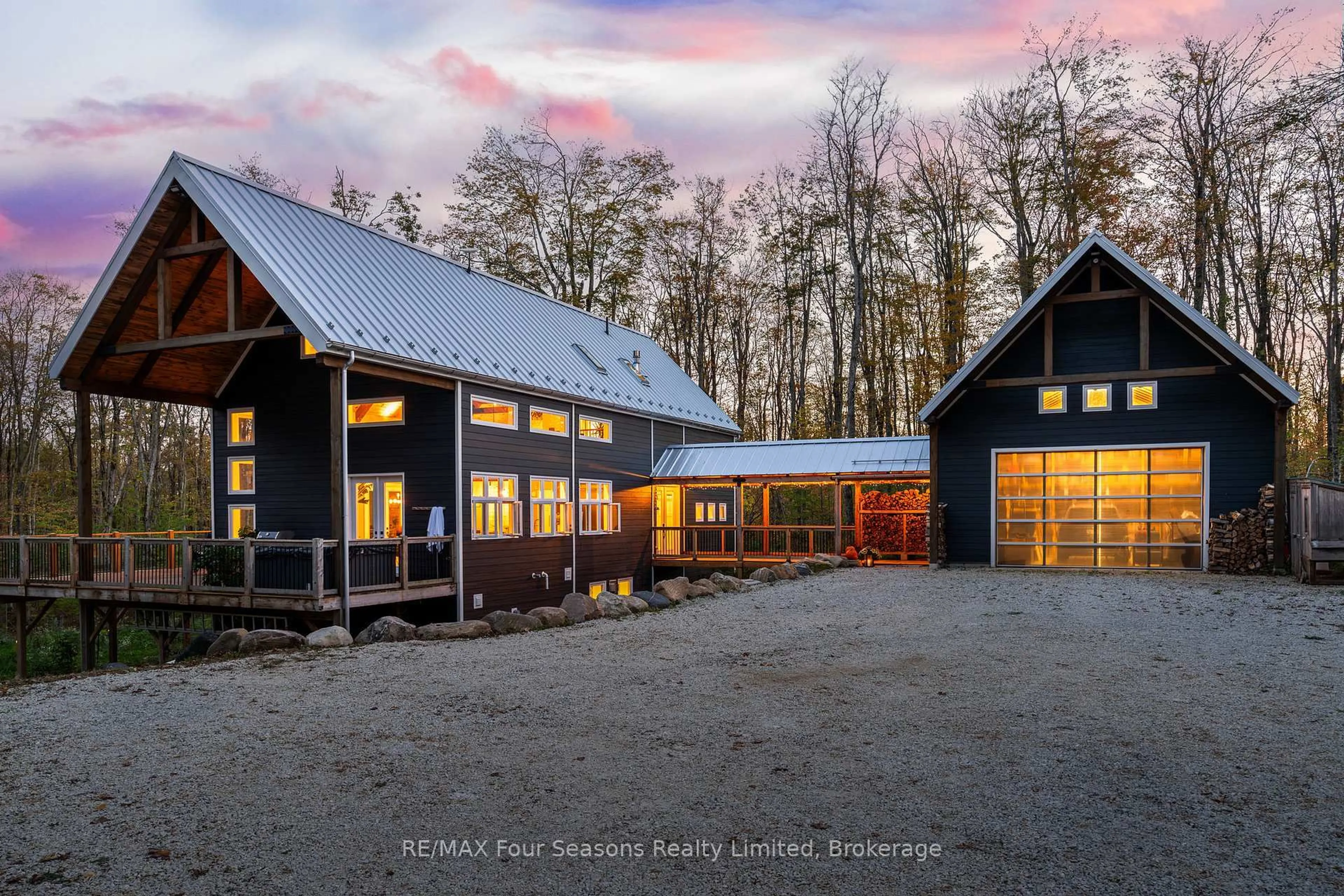 Indoor garage for 589108 Grey Road 19, Blue Mountains Ontario N0H 2E0