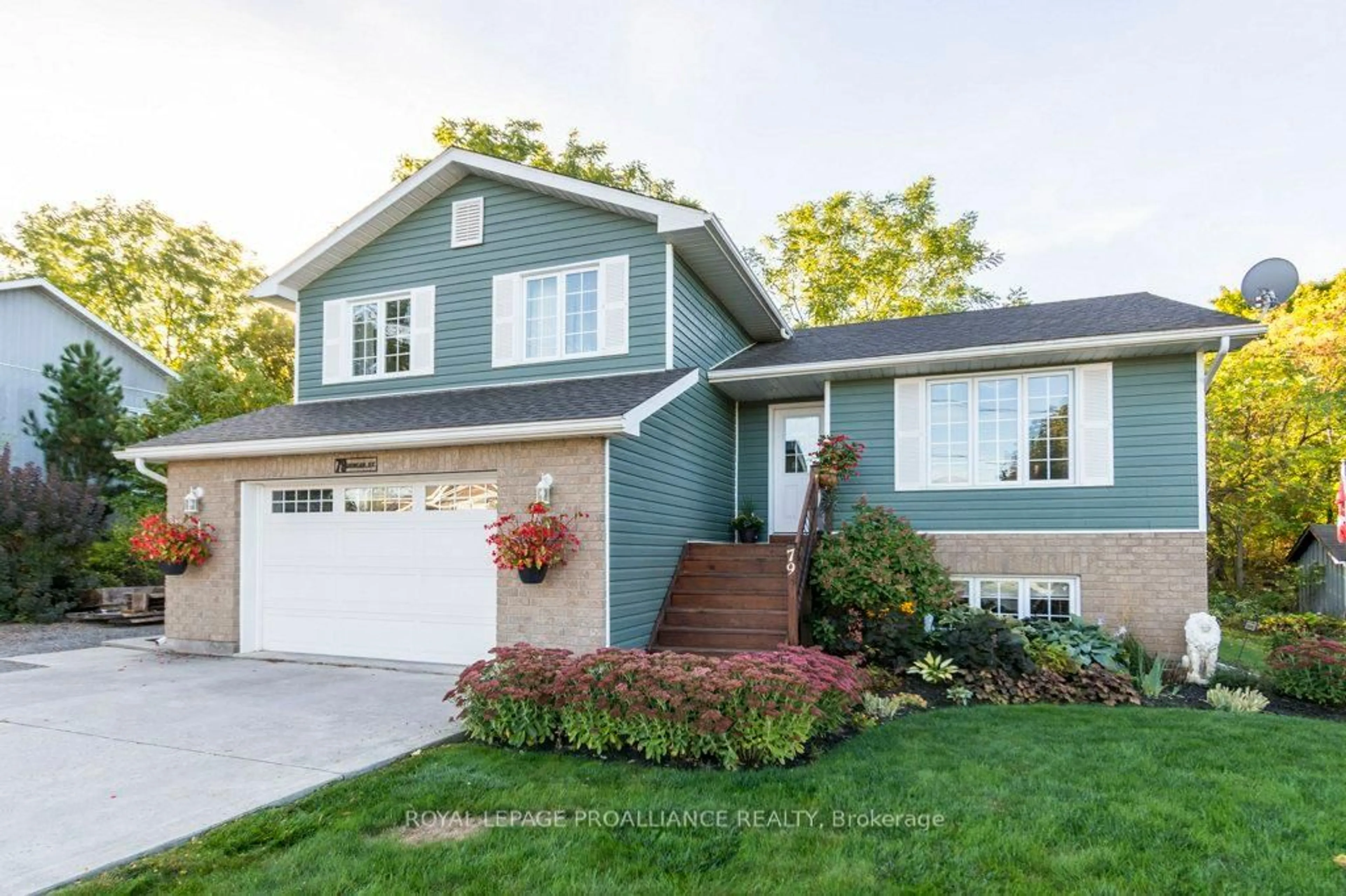 Home with vinyl exterior material, street for 79 Duncan St, Madoc Ontario K0K 2K0