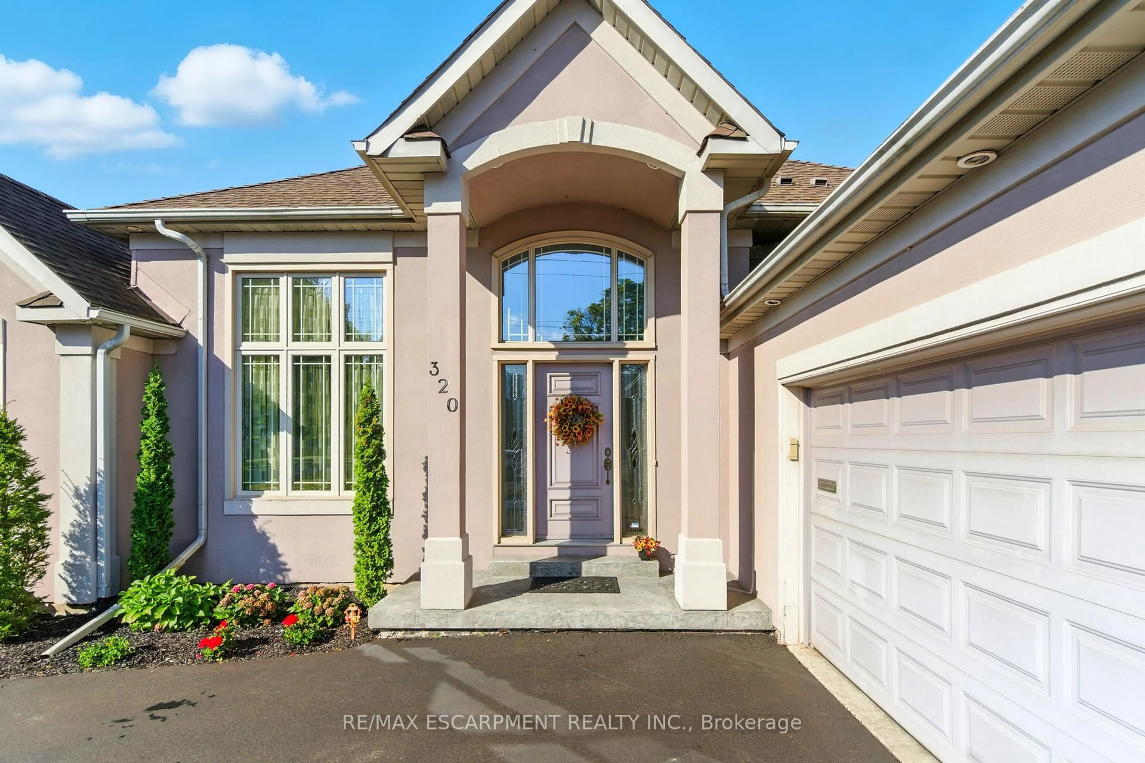 Unknown for 320 Fiddler's Green Rd, Hamilton Ontario L9G 1X1