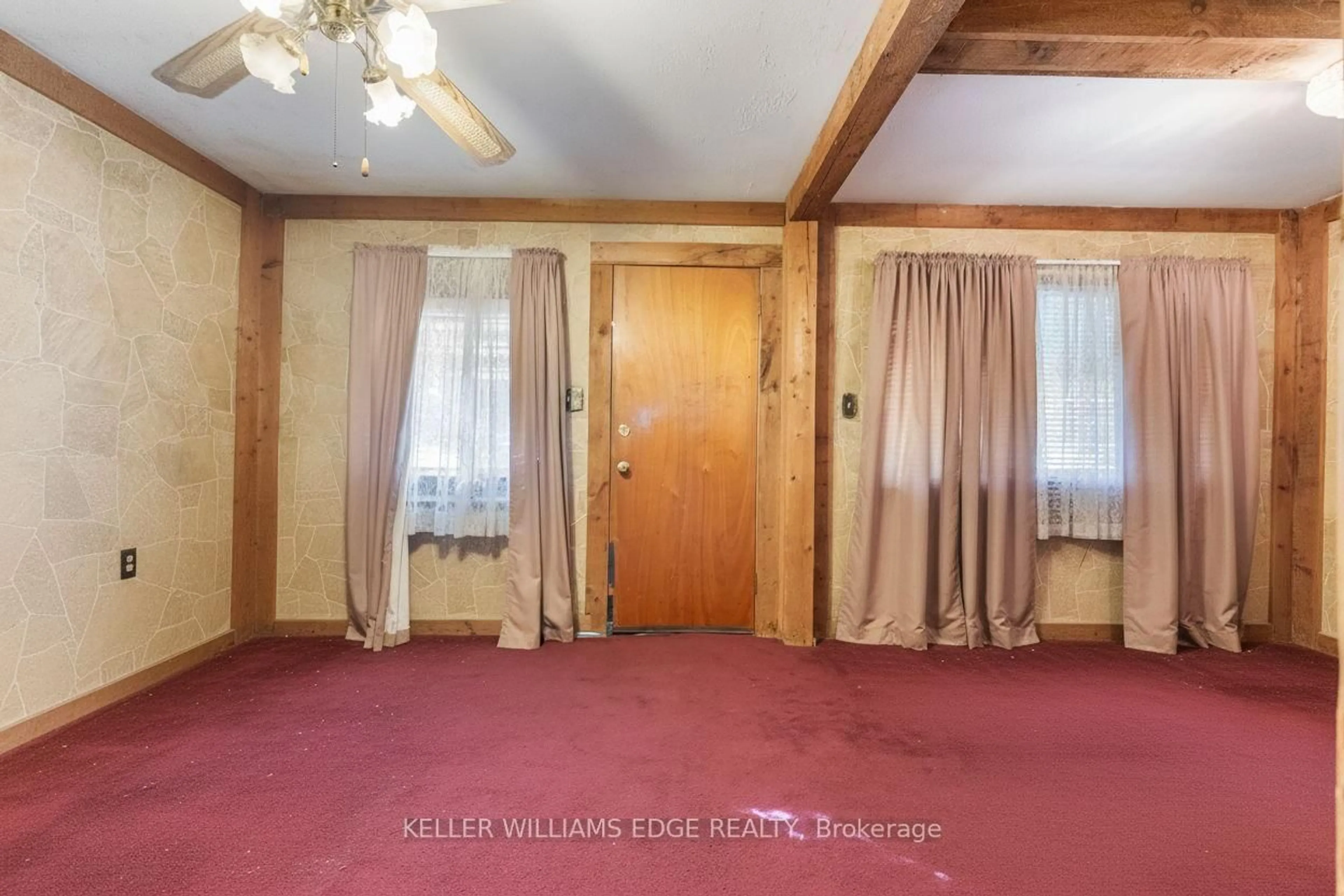 A pic of a room for 544 Quebec St, Hamilton Ontario L8H 6V4