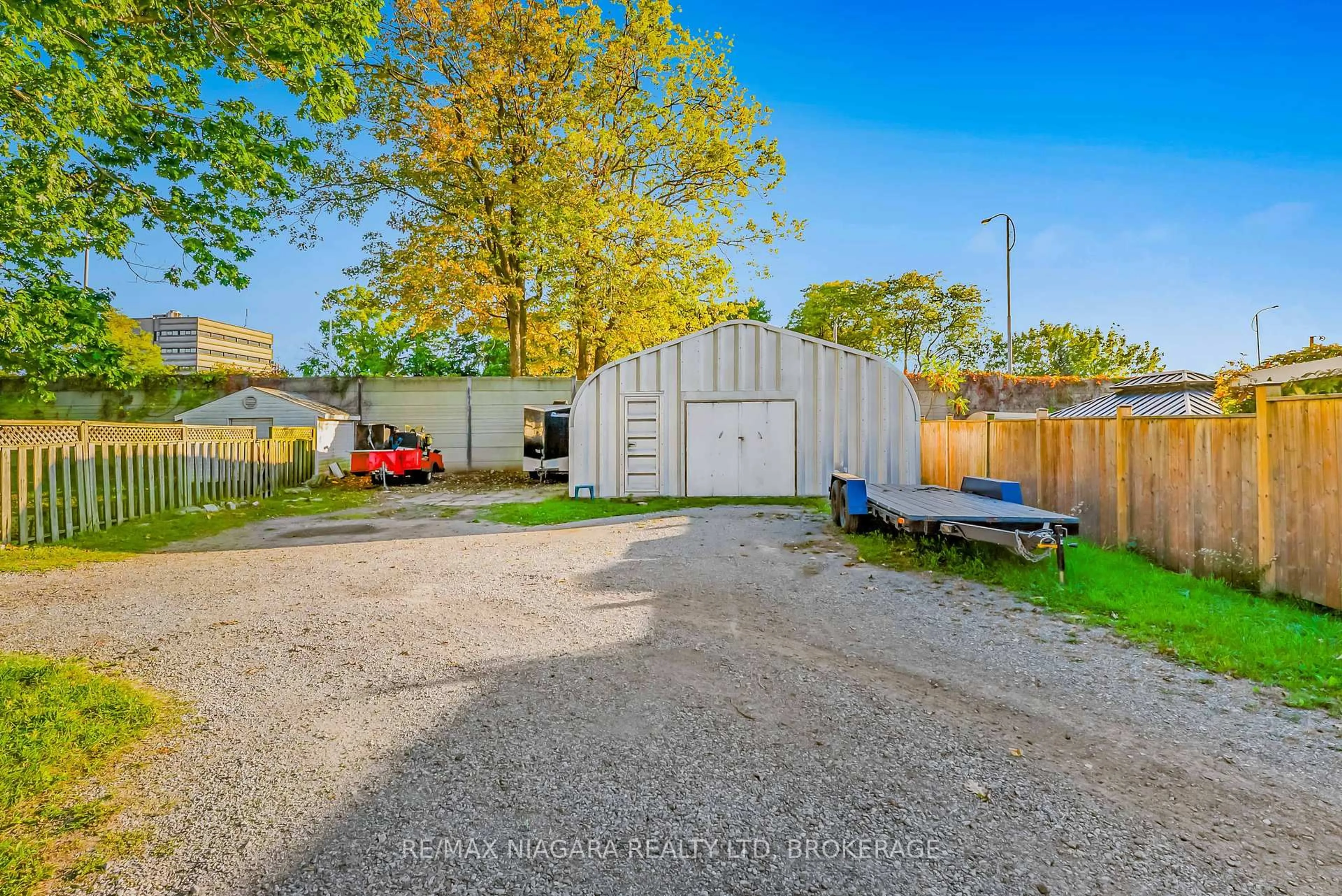 Shed for 5365 Portage Rd, Niagara Falls Ontario L2E 6B8