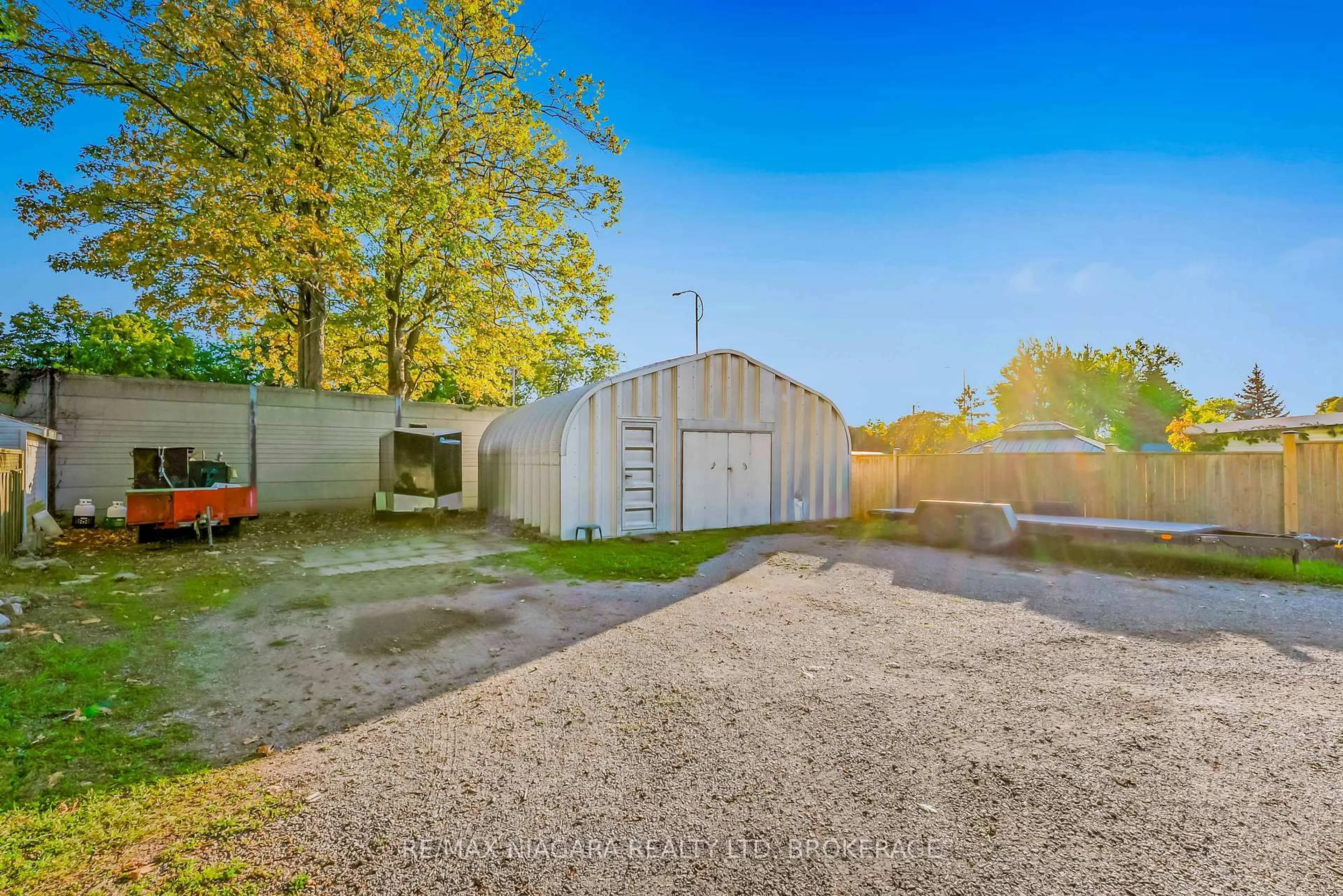 Shed for 5365 Portage Rd, Niagara Falls Ontario L2E 6B8