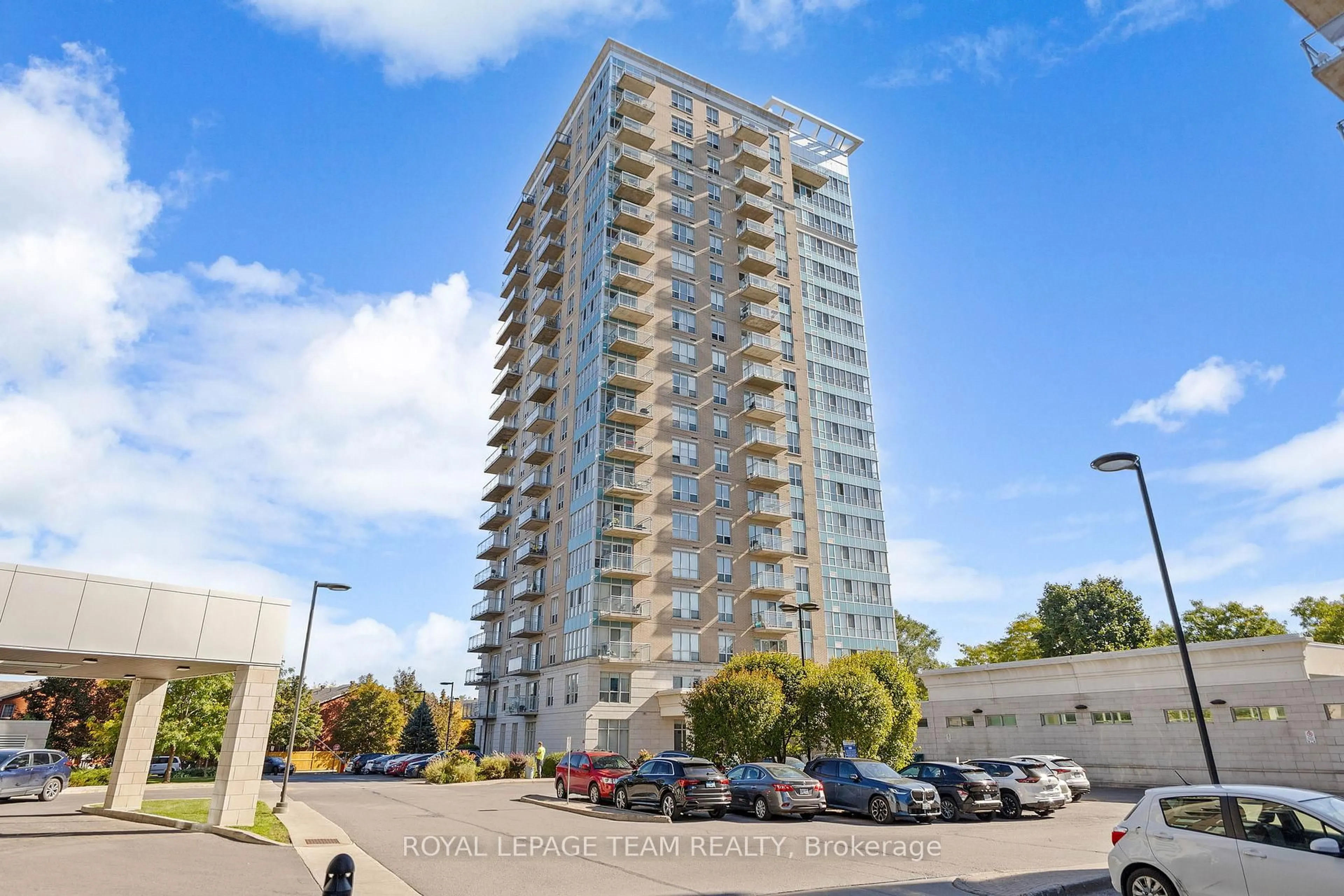A pic from outside/outdoor area/front of a property/back of a property/a pic from drone, building for 90 Landry St #306, Ottawa Ontario K1L 0A9