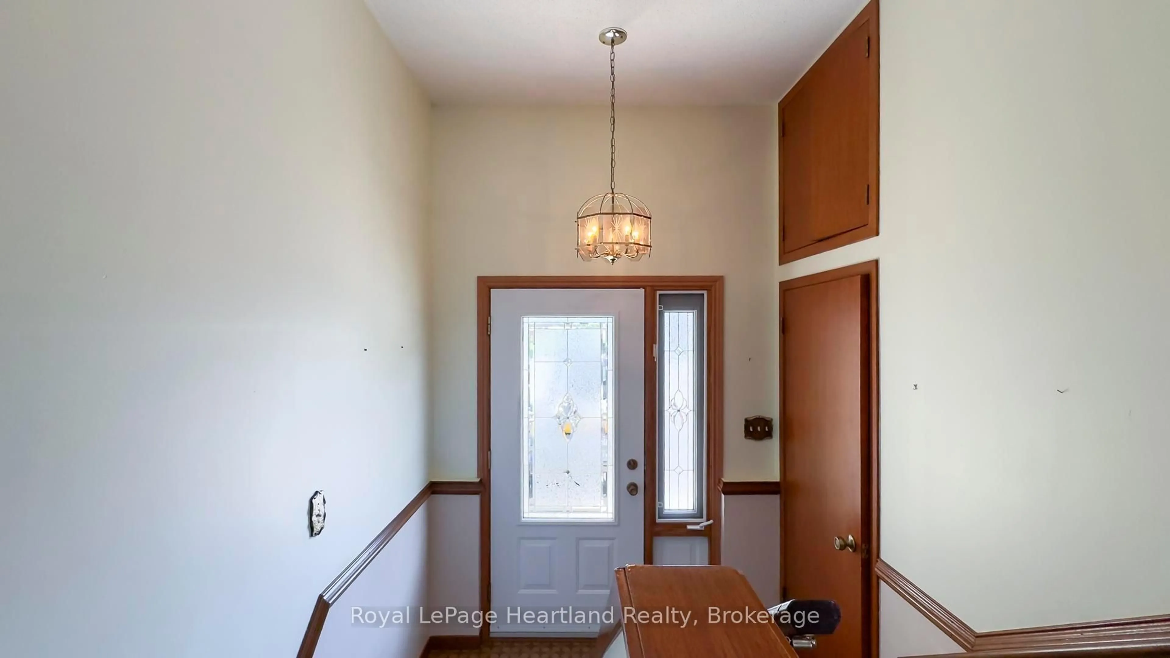 Indoor entryway for 45 Winter Crt, Central Huron Ontario N0M 1L0