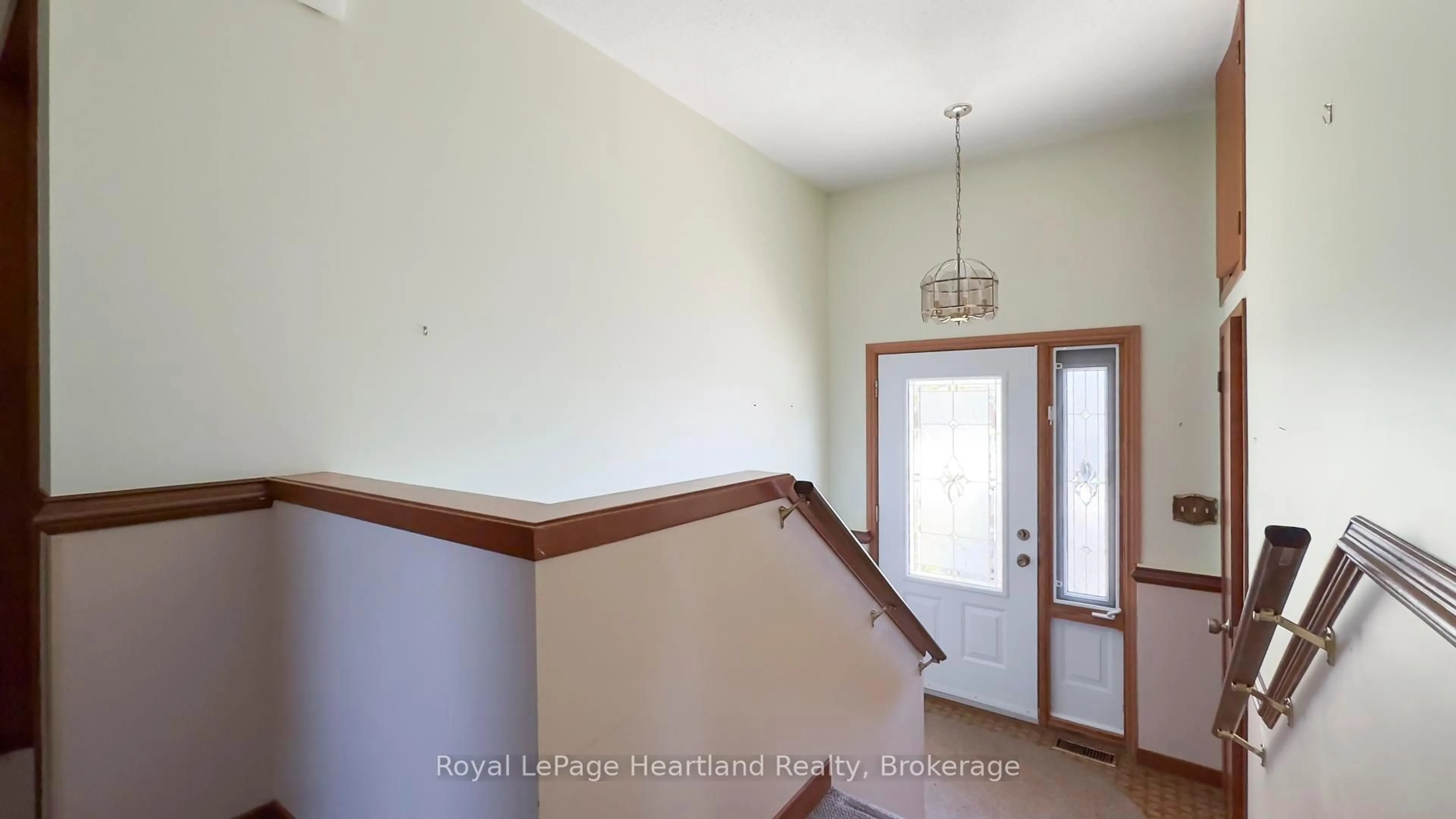 Indoor foyer for 45 Winter Crt, Central Huron Ontario N0M 1L0