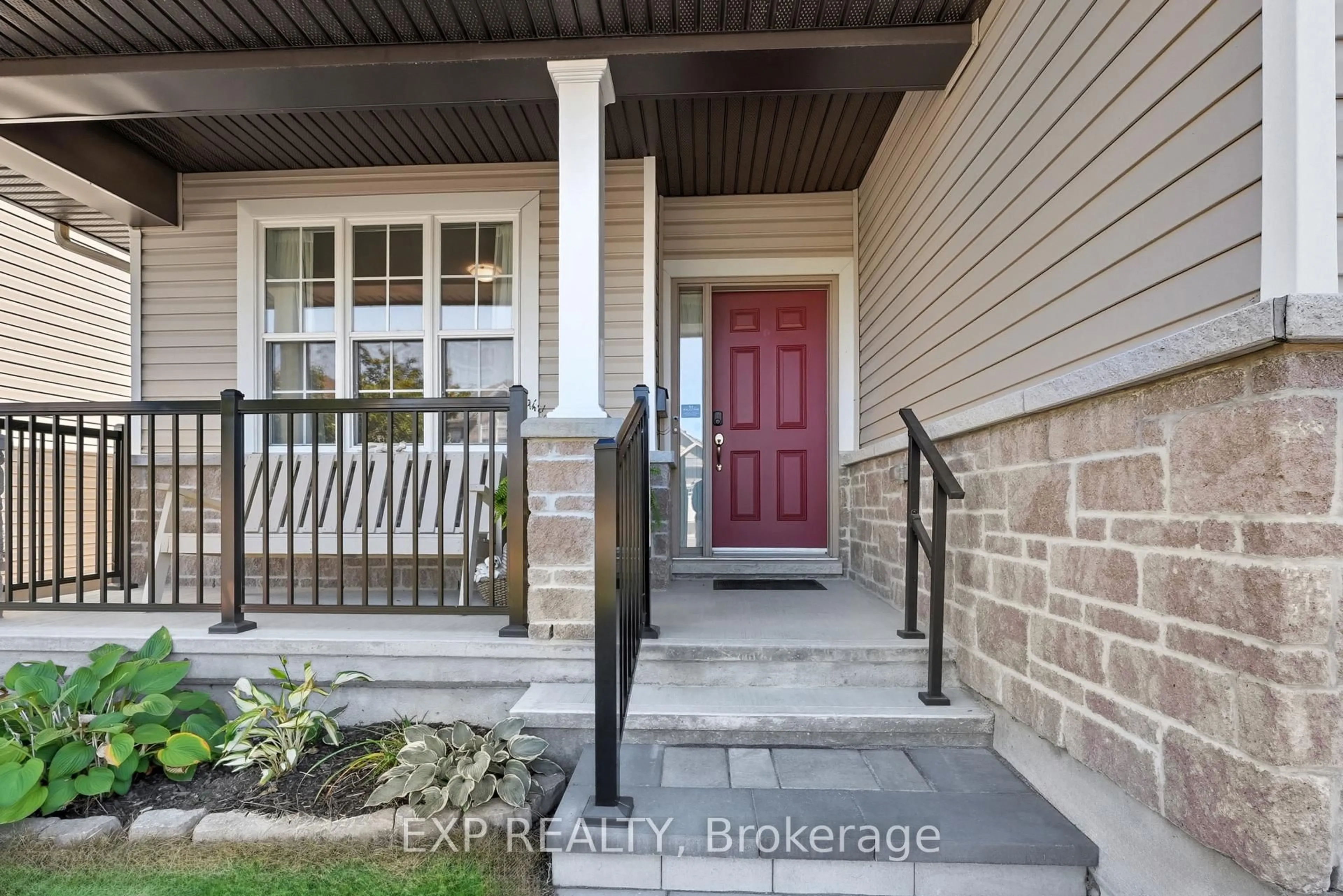 Indoor entryway for 313 Bobolink Rdge, Ottawa Ontario K2V 0B1