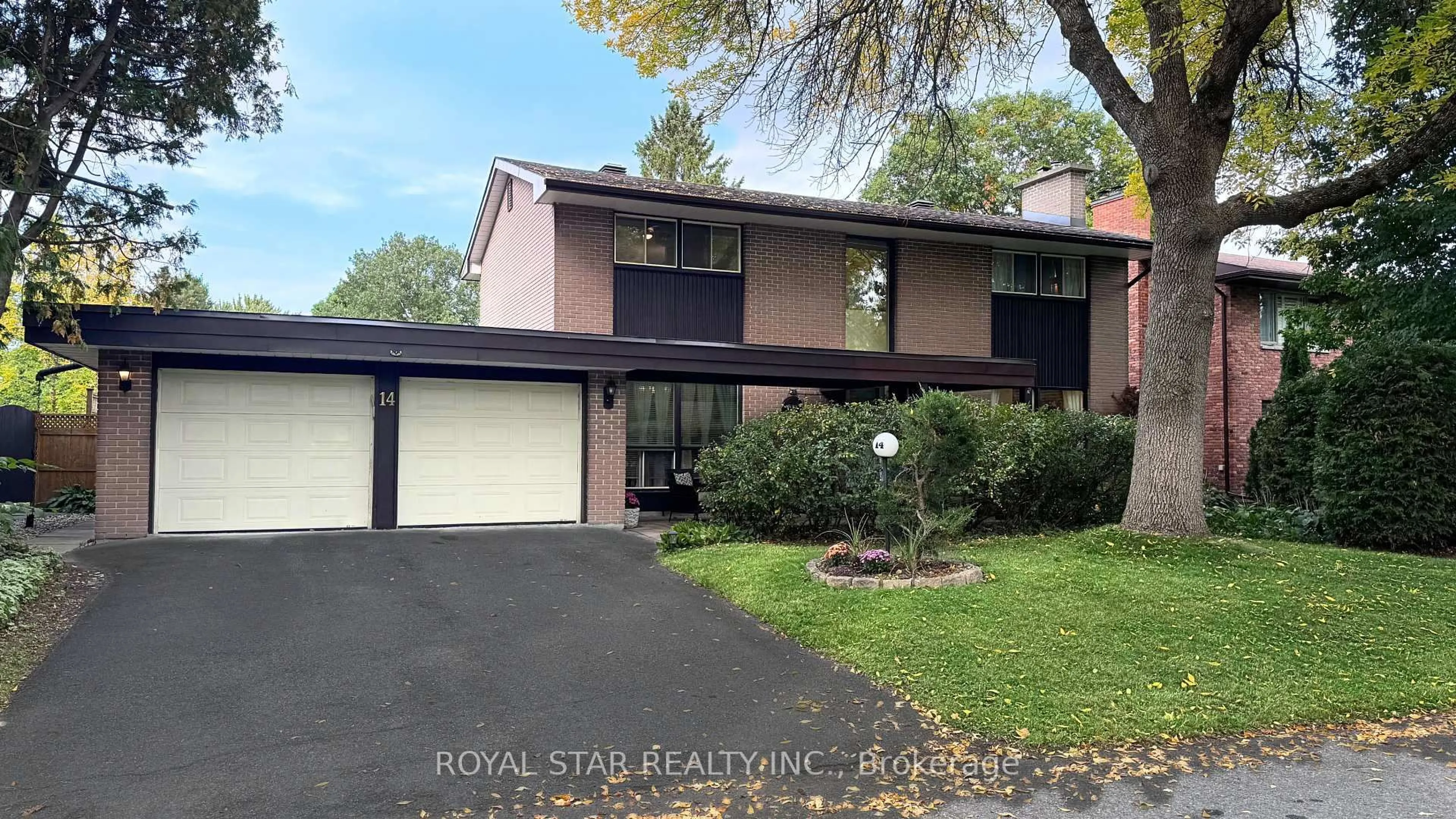 Home with vinyl exterior material, street for 14 Pentland Cres, Ottawa Ontario K2K 1V5