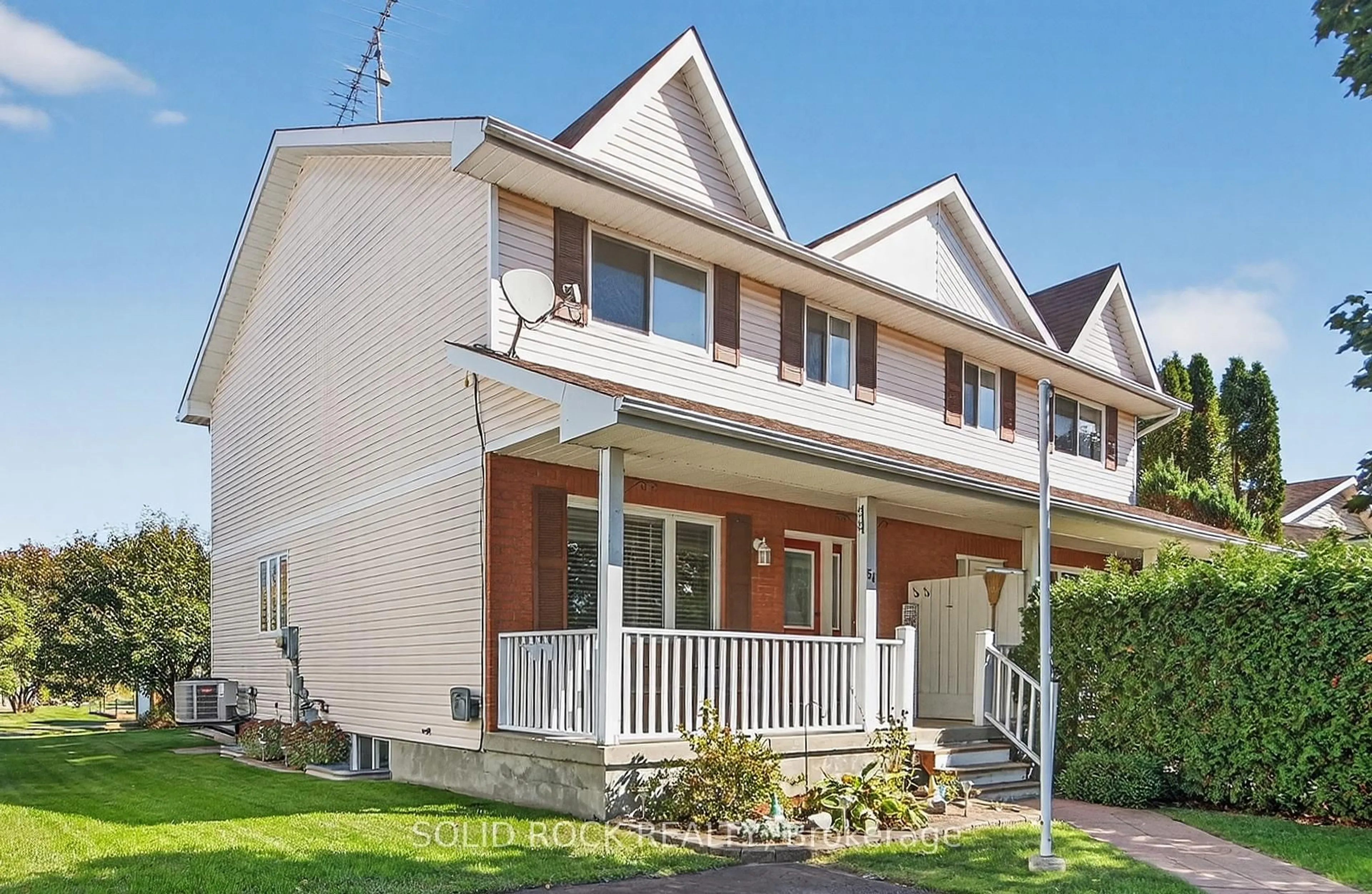 Home with vinyl exterior material, street for 54 ROWAN Dr, South Dundas Ontario K0C 1X0