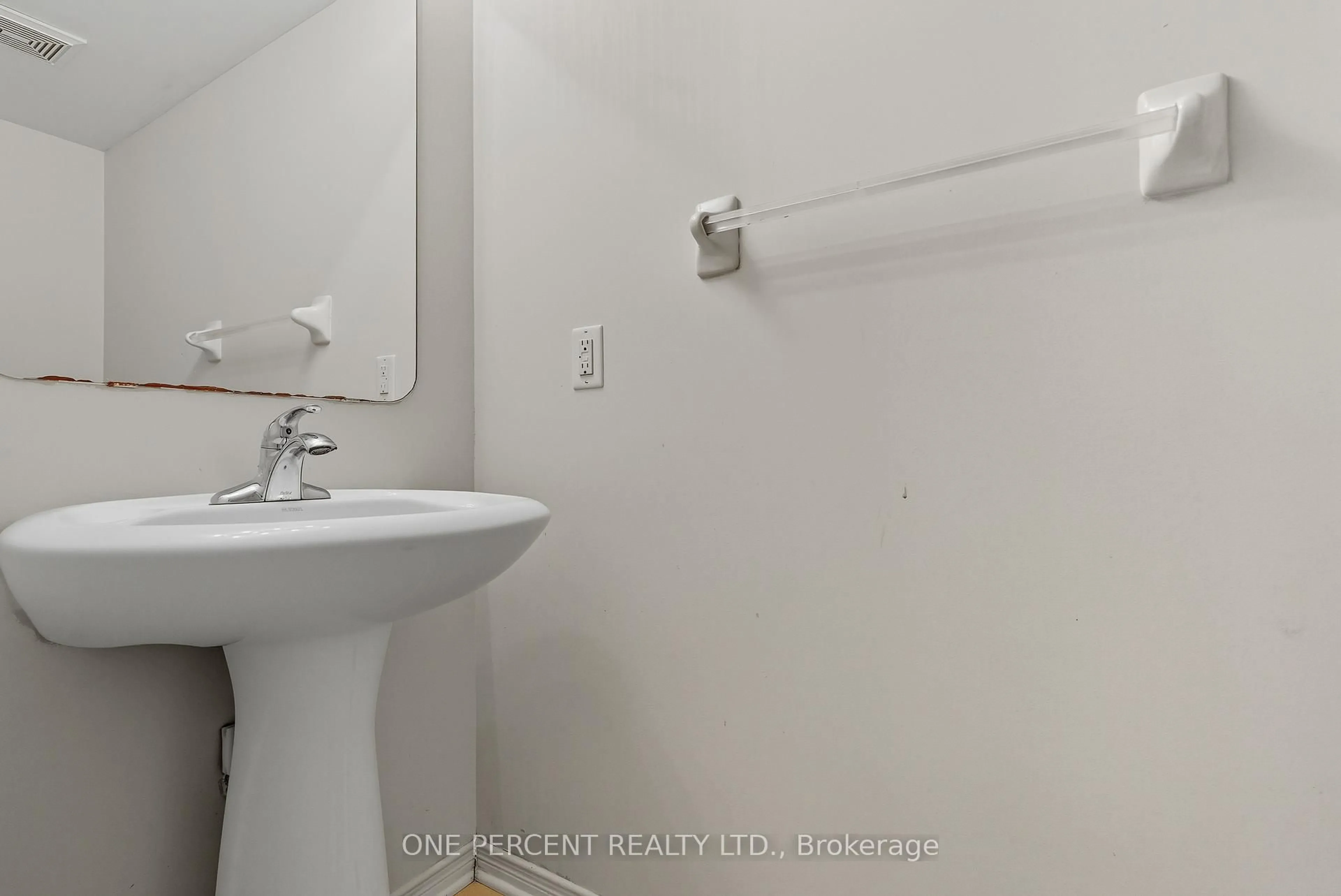 Standard bathroom, unknown for 605 Reardon Private, Ottawa Ontario K1V 2K9