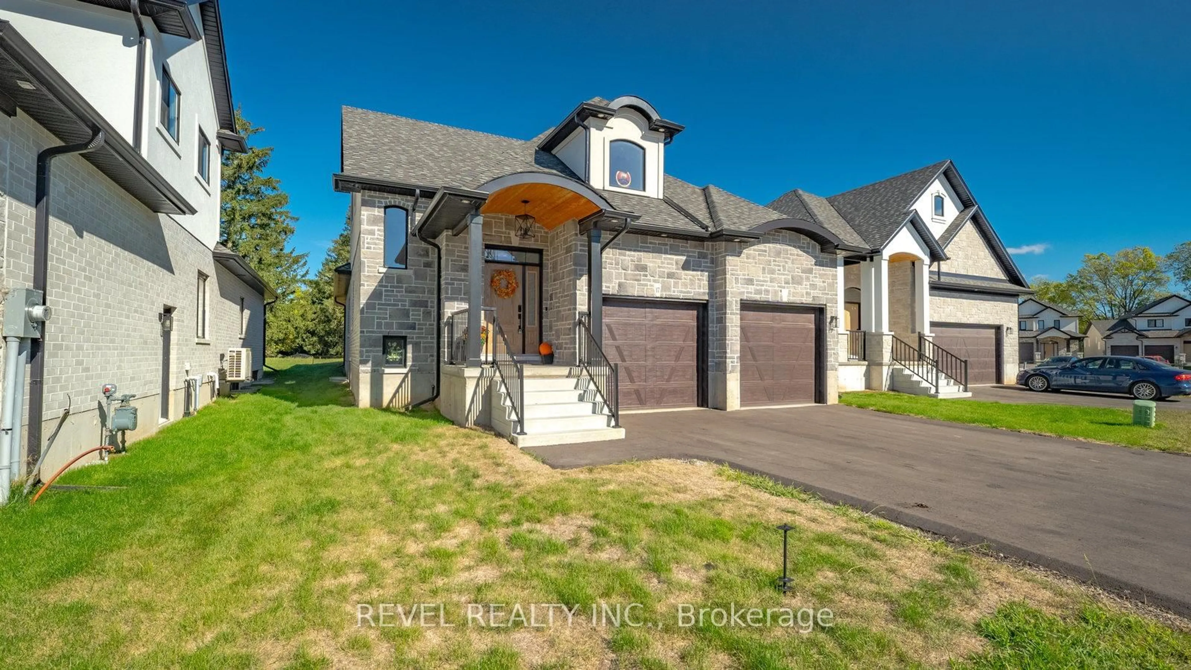 Home with brick exterior material, street for 242 Mount Pleasant St #17, Brantford Ontario N3T 1V1