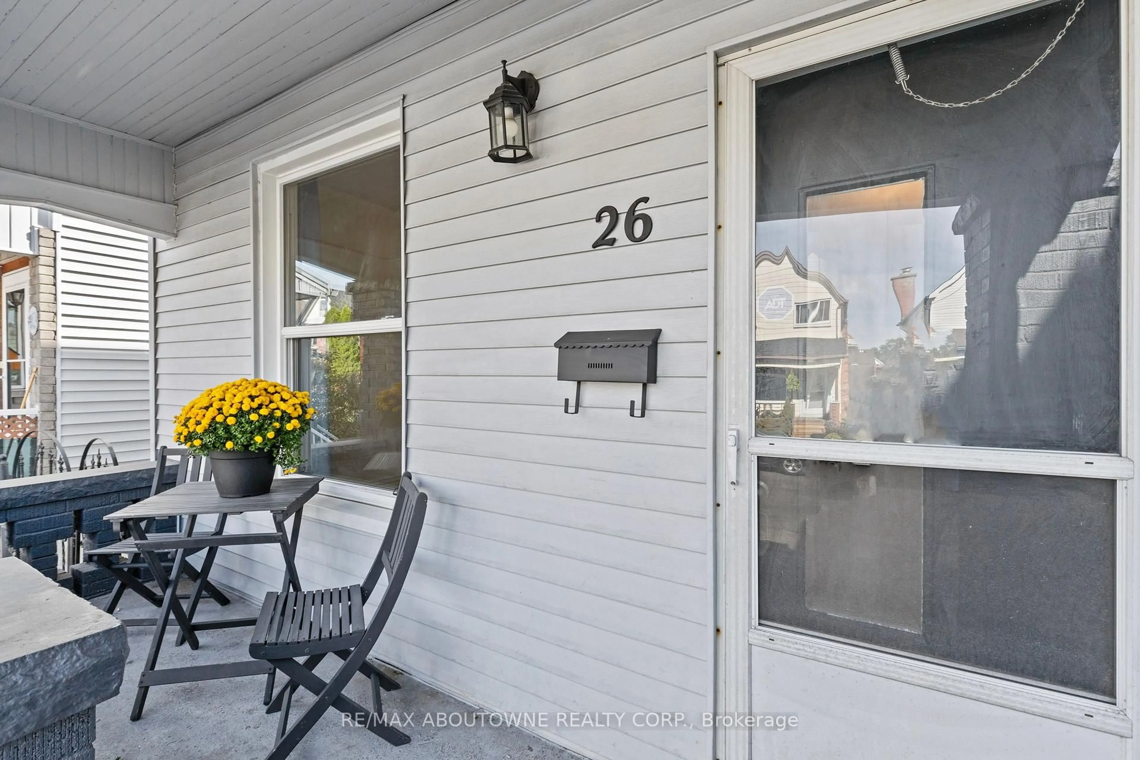 Unknown for 26 Rosemont Ave, Hamilton Ontario L8L 2M3
