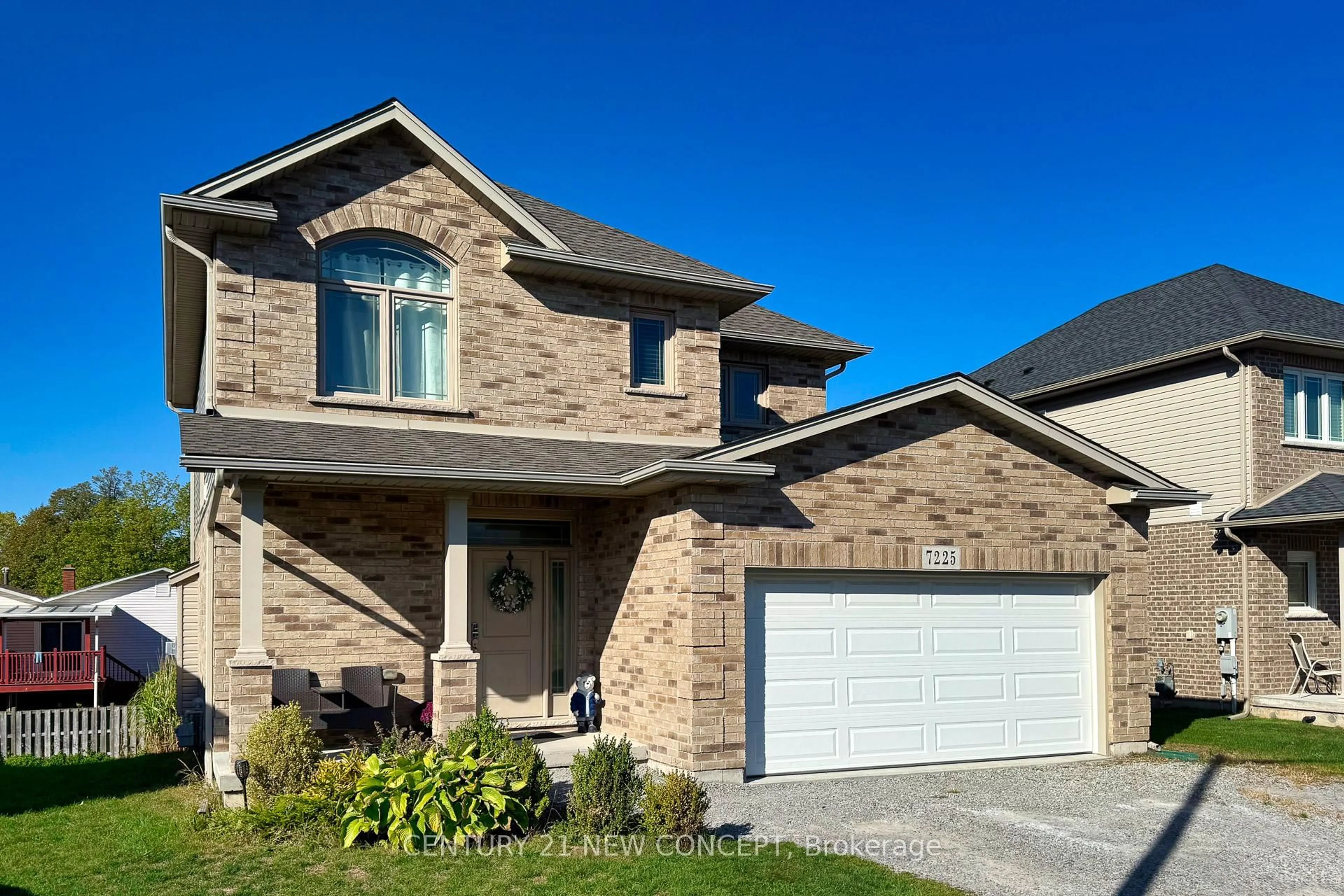 Home with brick exterior material, street for 7225 Optimist Lane, Niagara Falls Ontario L2E 0B3