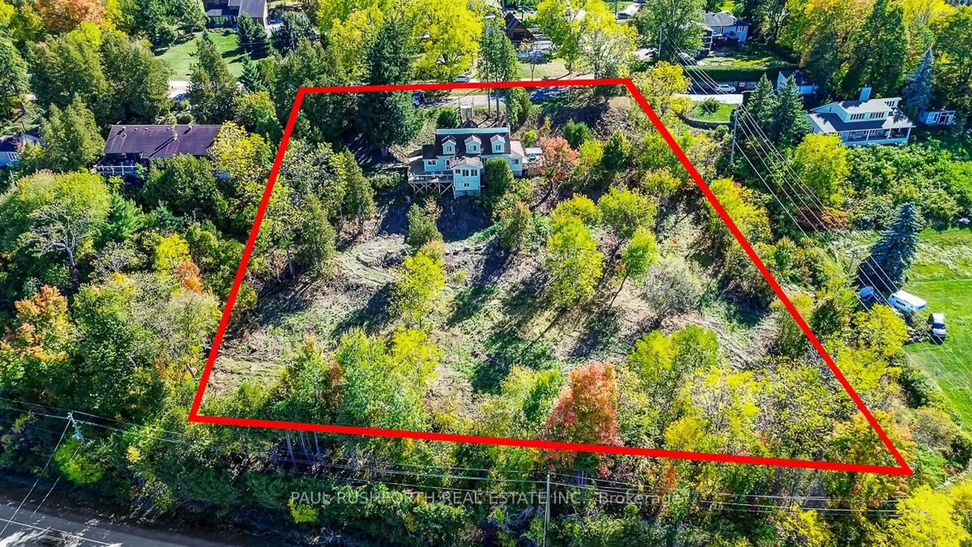 A pic from outside/outdoor area/front of a property/back of a property/a pic from drone, building for 1565 Lilac Lane, Ottawa Ontario K4C 1C4