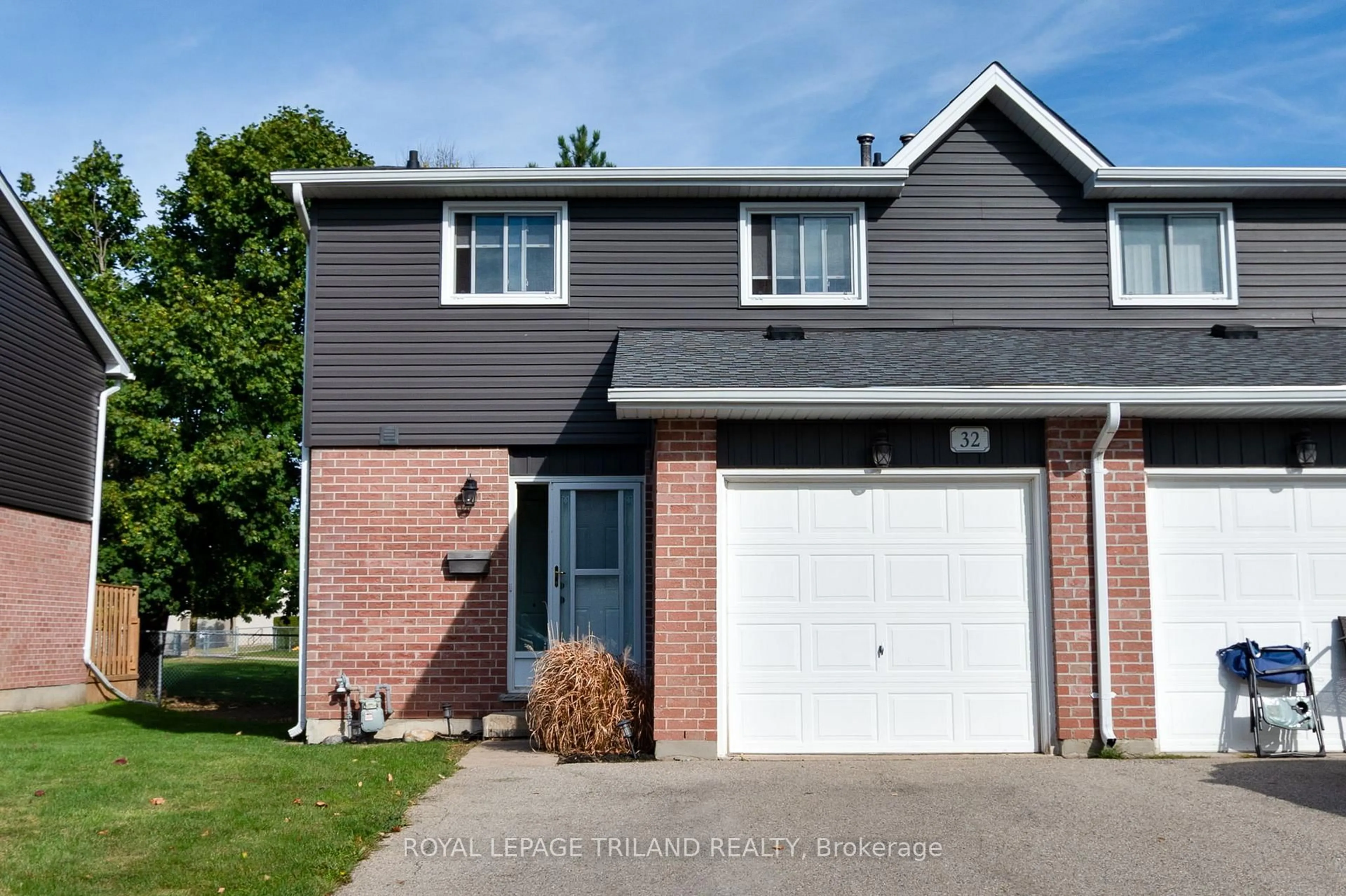 Home with vinyl exterior material, street for 131 Bonaventure Dr #32, London East Ontario N5V 4H8