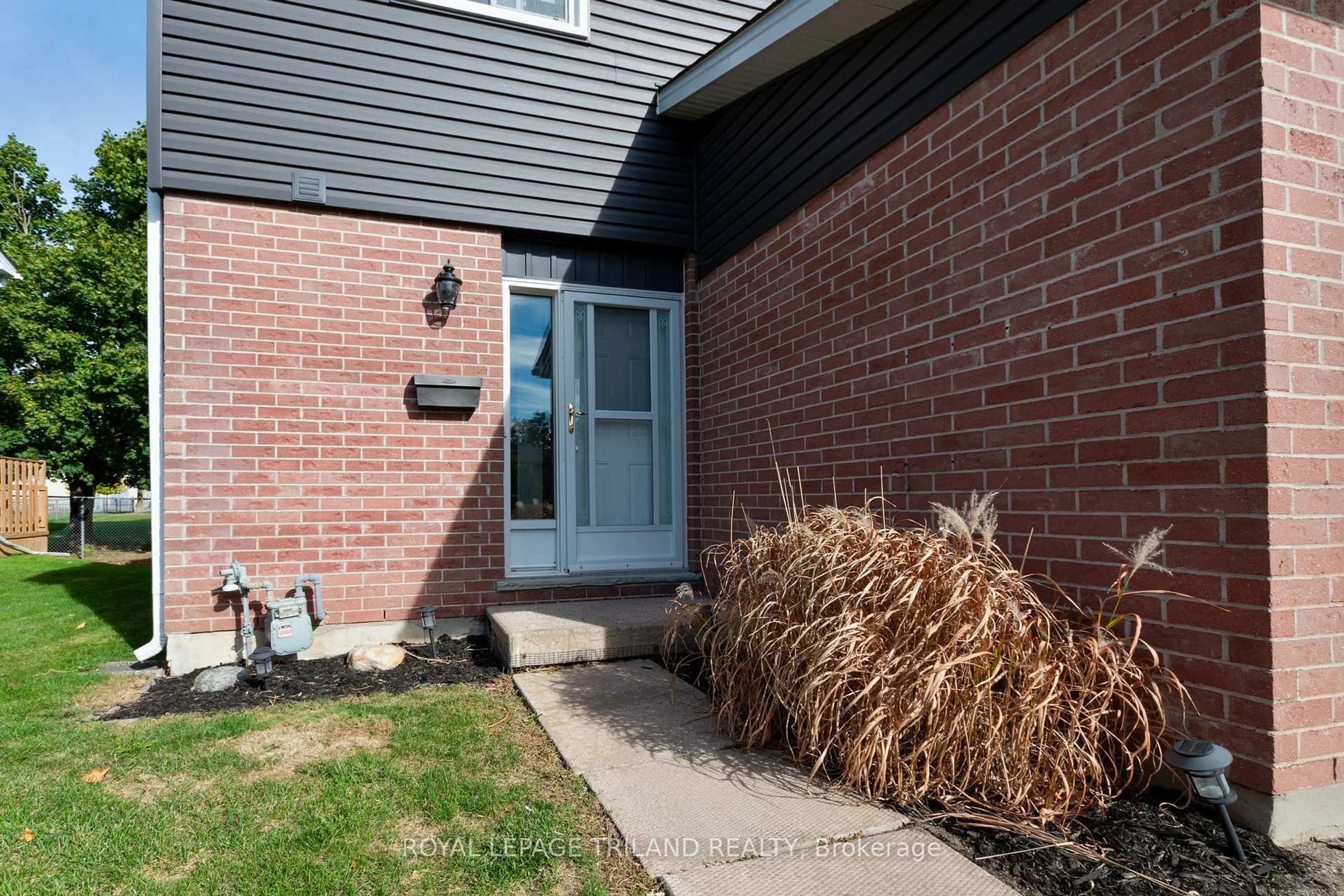 Unknown for 131 Bonaventure Dr #32, London East Ontario N5V 4H8