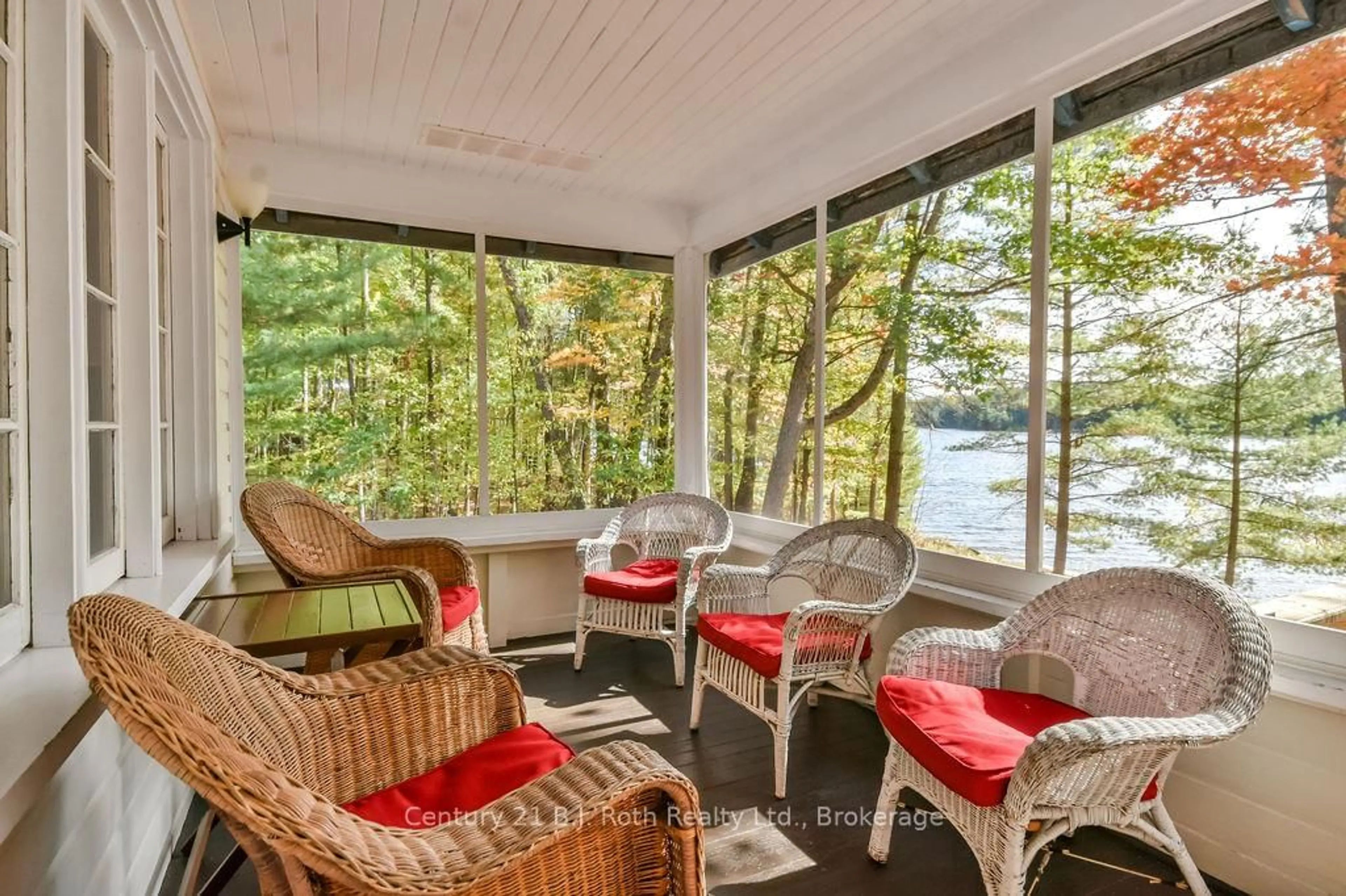 Patio, water/lake/river/ocean view for 756 Browning Island, Bracebridge Ontario P1L 1X2