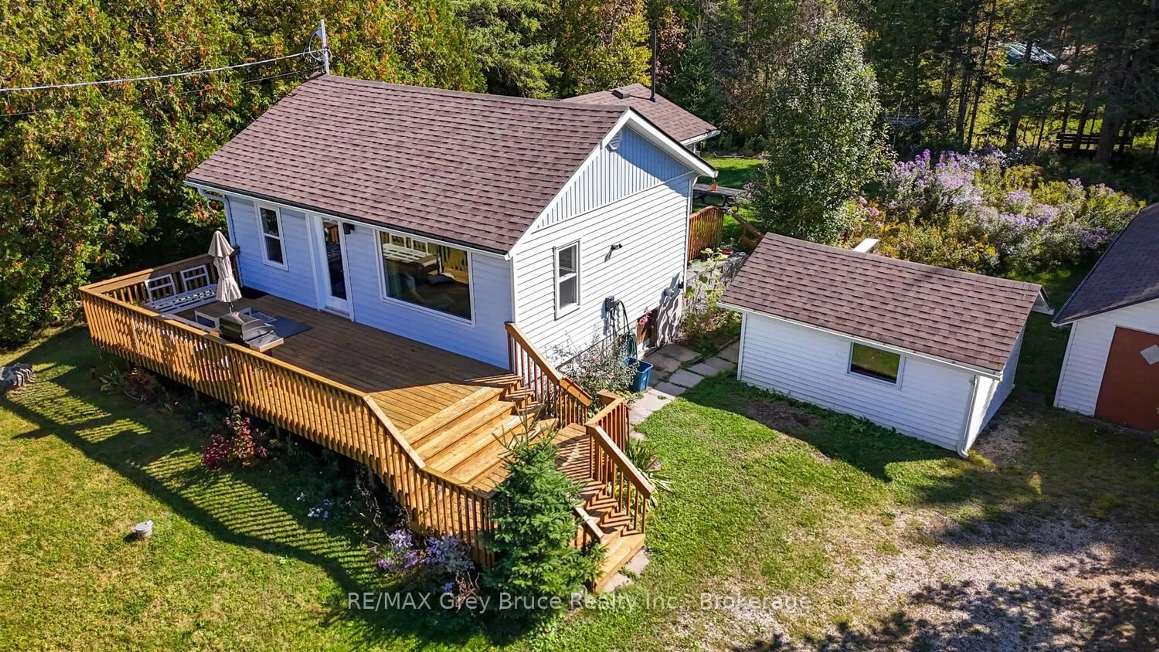 A pic from outside/outdoor area/front of a property/back of a property/a pic from drone, unknown for 861 Pike Bay Rd, Northern Bruce Peninsula Ontario N0H 2T0