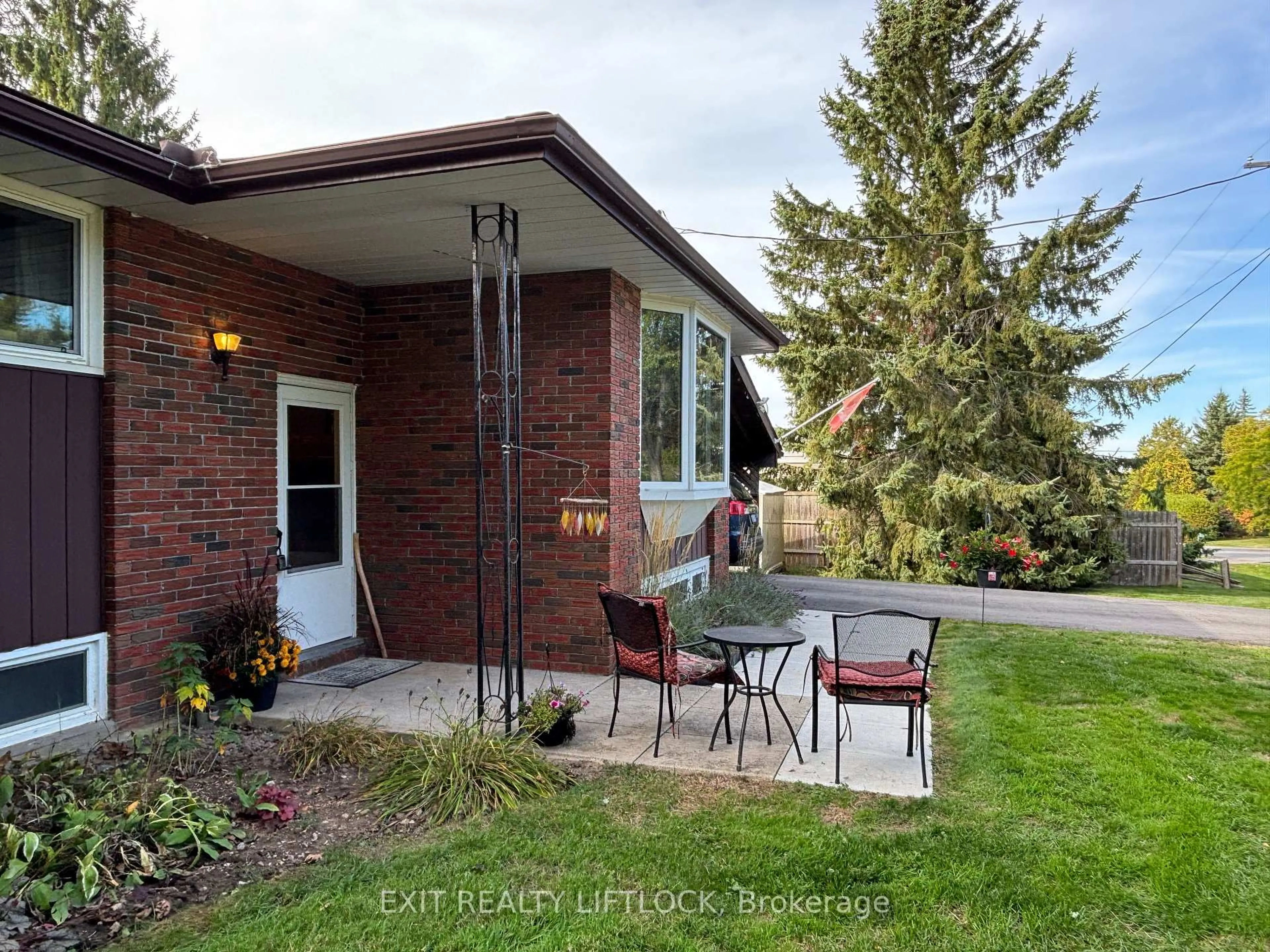 Patio, unknown for 1276 Beavis Blvd, Selwyn Ontario K0L 1H0
