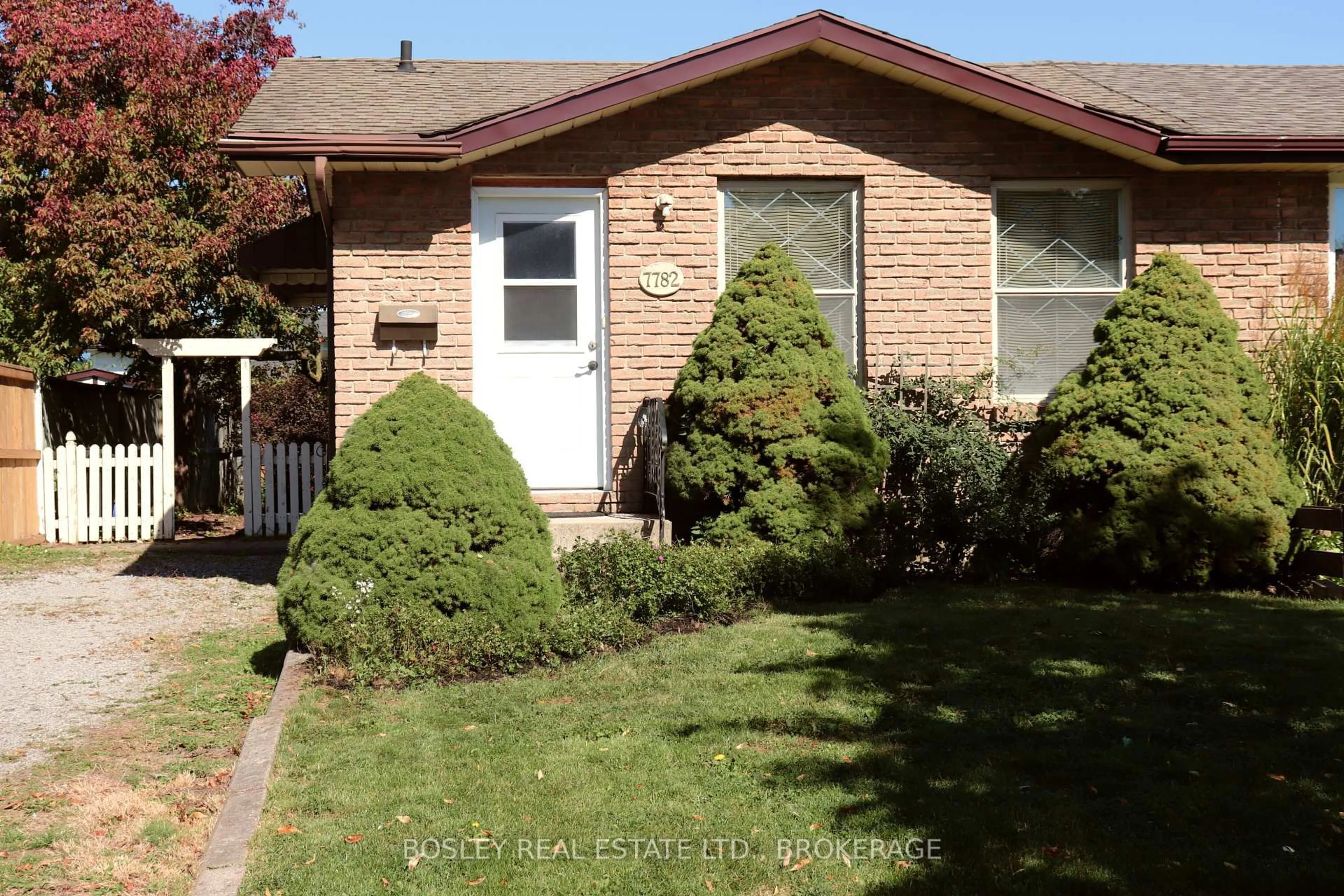 Home with brick exterior material, street for 7782 Jubilee Dr, Niagara Falls Ontario L2G 7J6