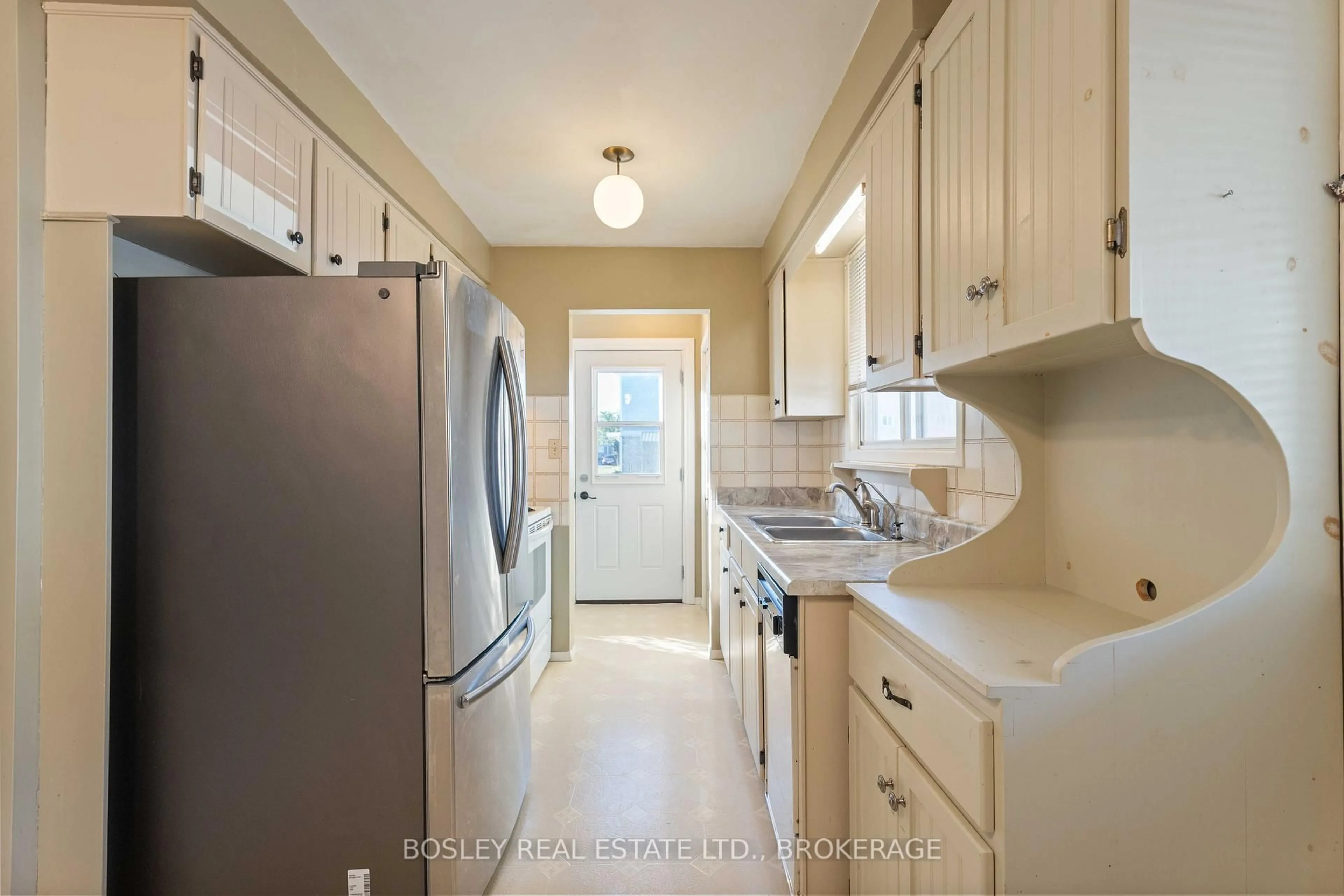 Unknown for 7782 Jubilee Dr, Niagara Falls Ontario L2G 7J6