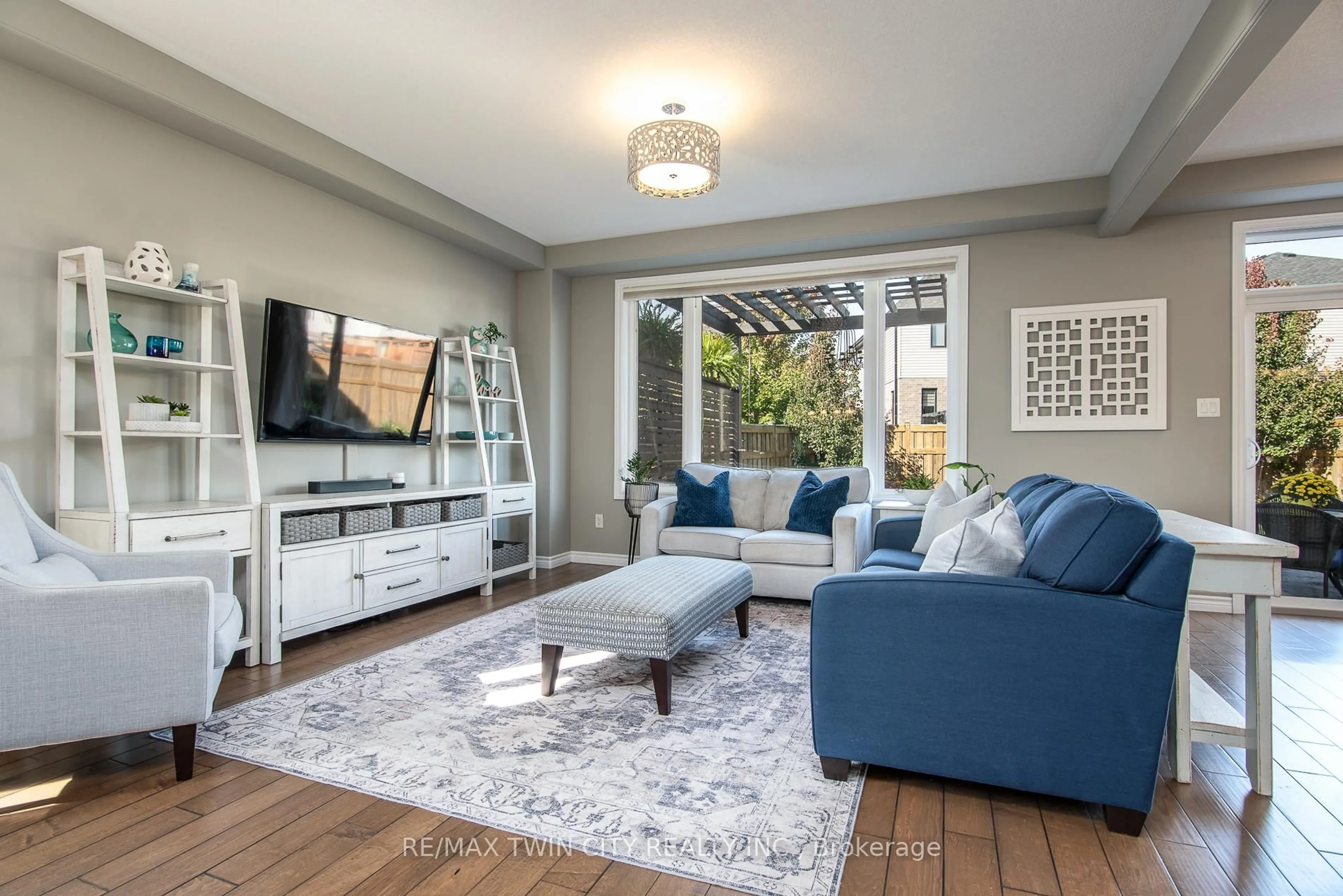 Living room with furniture, unknown for 597 Sundew Dr, Waterloo Ontario N2V 0B9