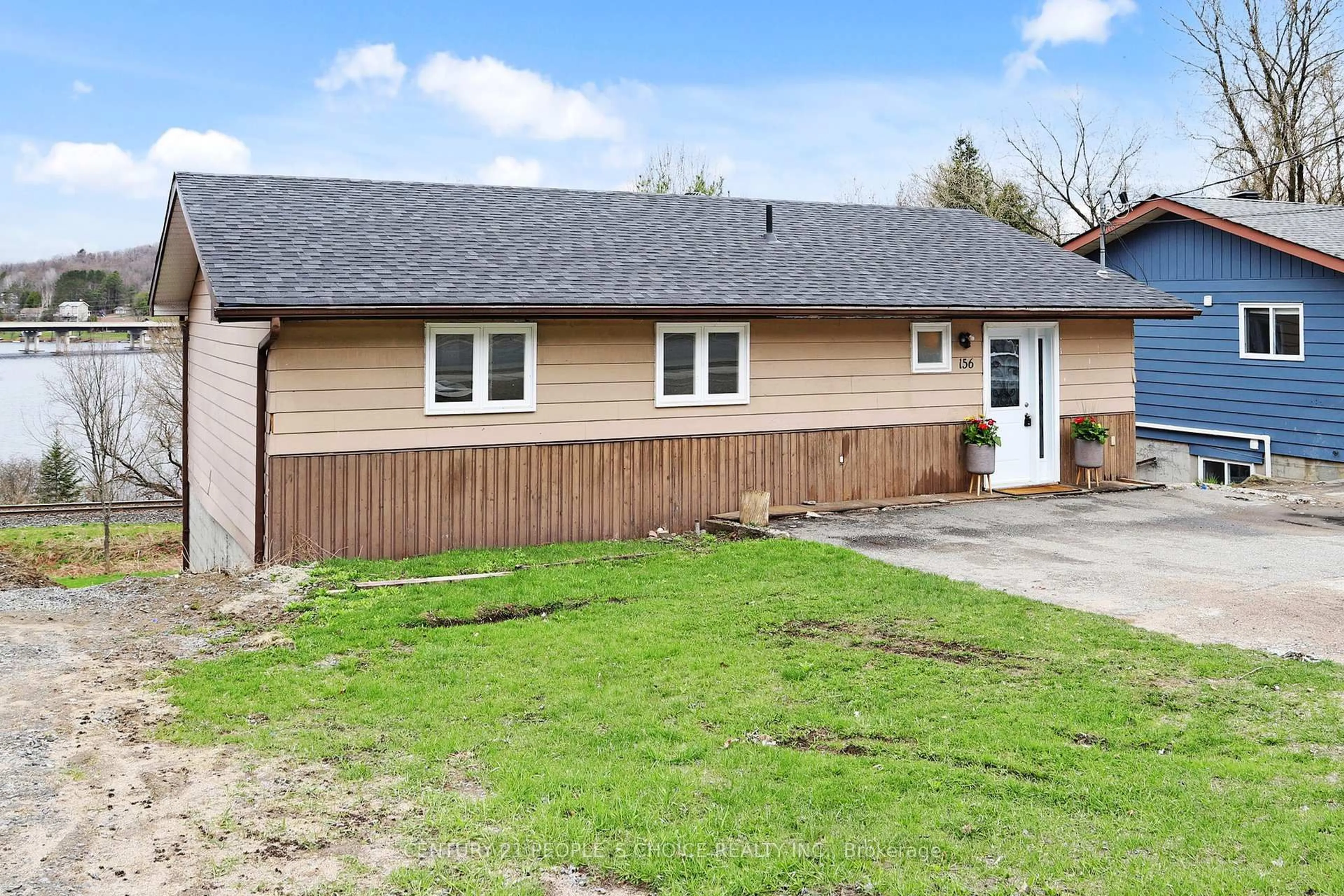 Unknown for 156 Main St, Huntsville Ontario P1H 1X8