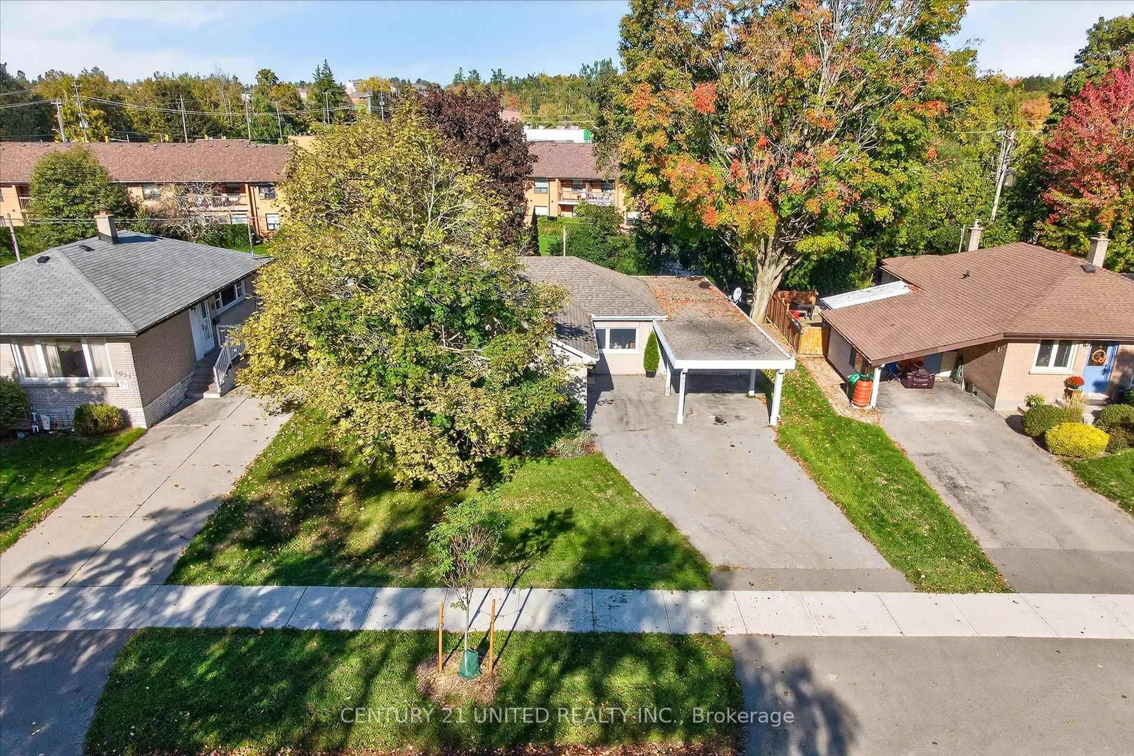 A pic from outside/outdoor area/front of a property/back of a property/a pic from drone, street for 1037 Glebemount Cres, Peterborough Ontario K9H 6M1