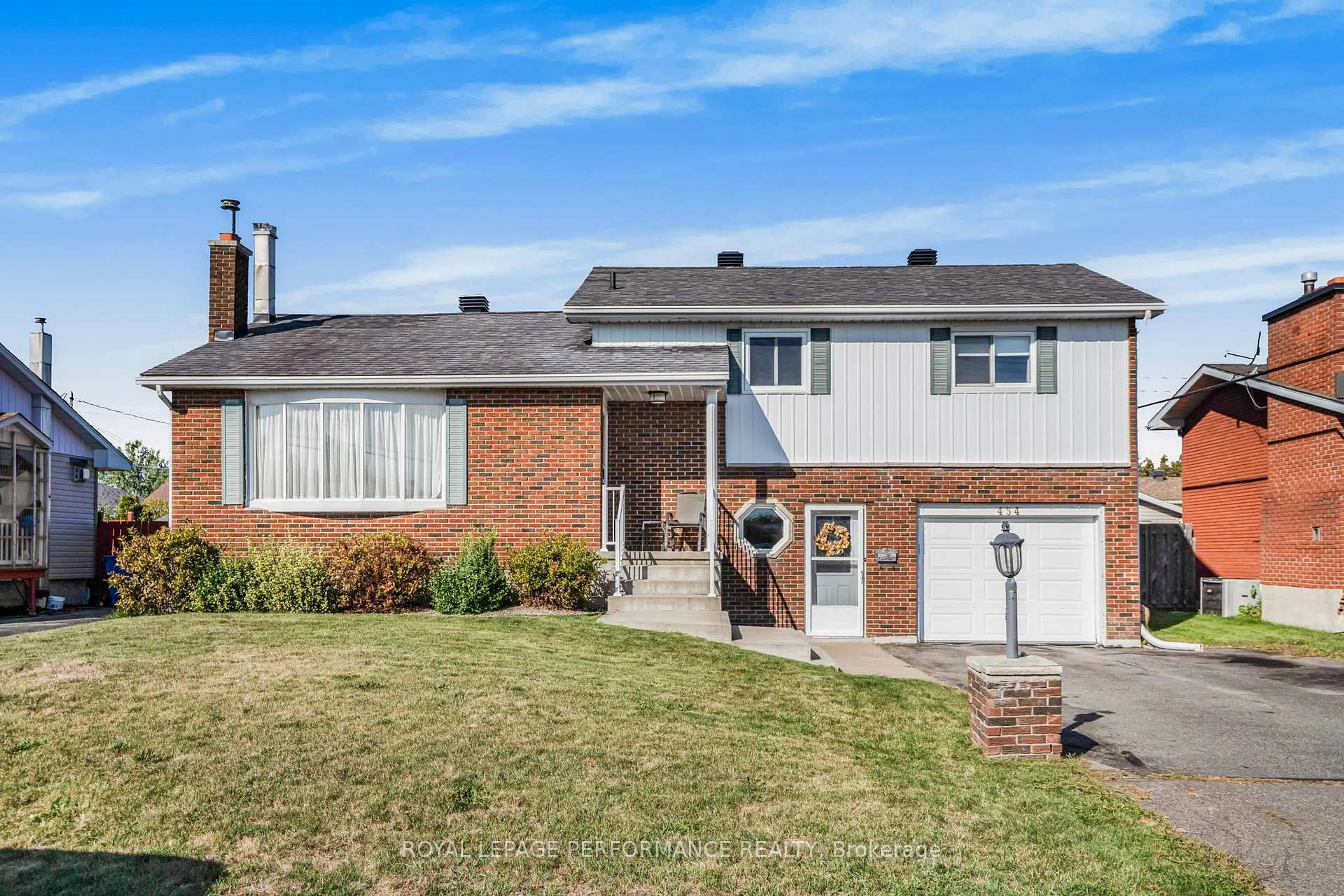 Home with brick exterior material, street for 454 West St, Hawkesbury Ontario K6A 2R1