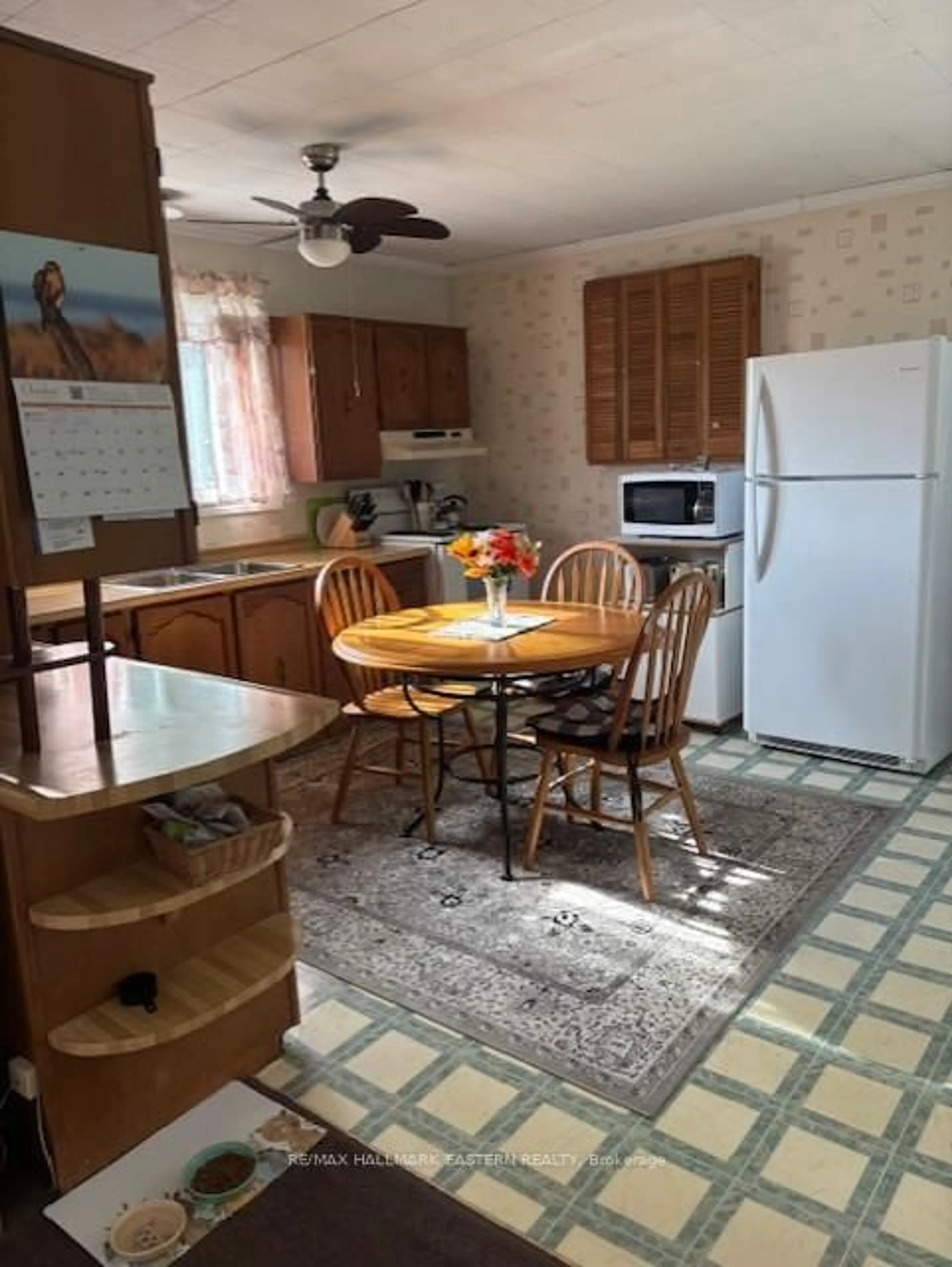 Standard kitchen, unknown for 10 Sunset Dr, Curve Lake First Nation 35 Ontario K0L 1R0
