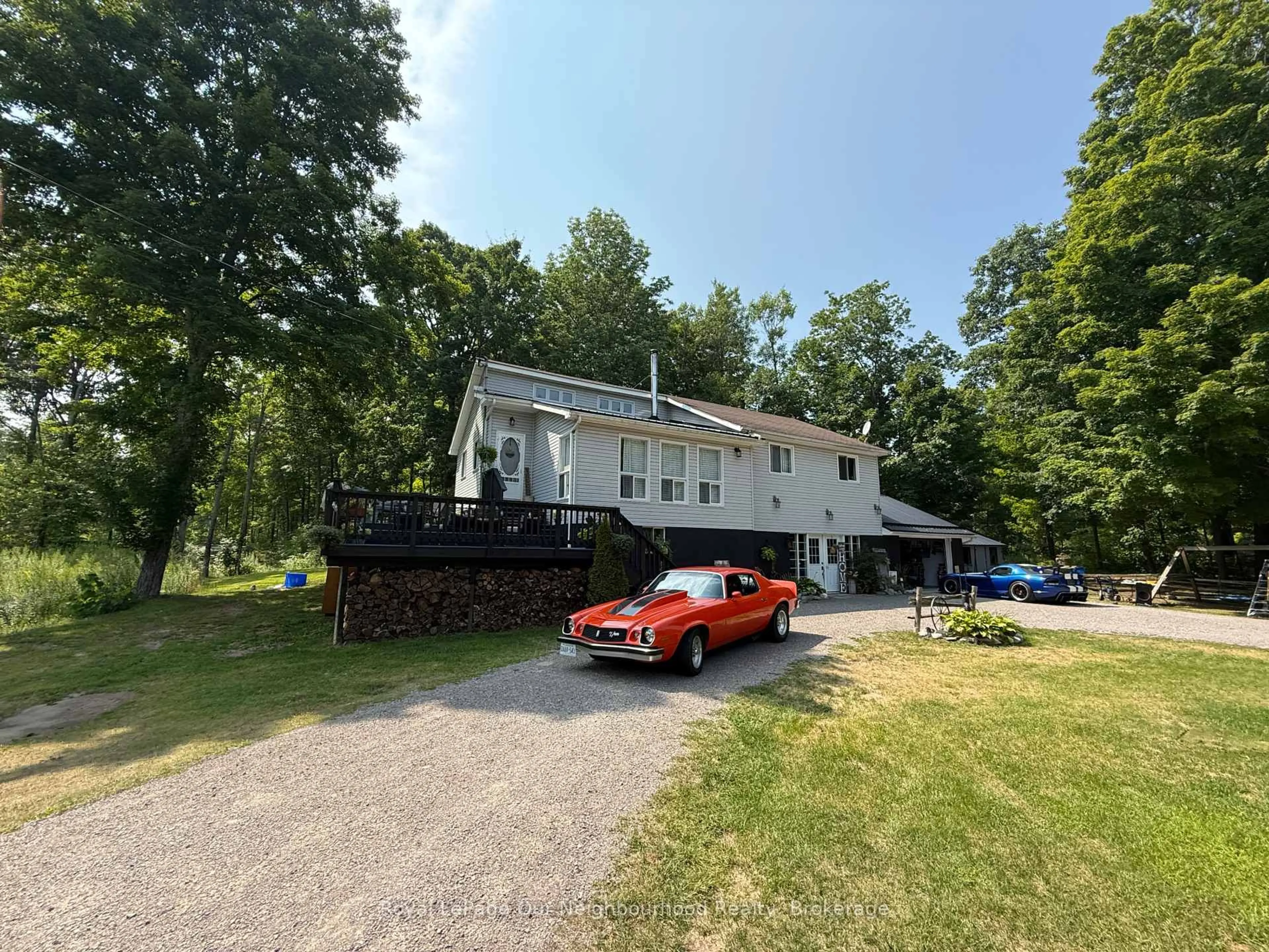 A pic from outside/outdoor area/front of a property/back of a property/a pic from drone, unknown for 177 Rockhaven Cres, Limoges Ontario K0K 2M0