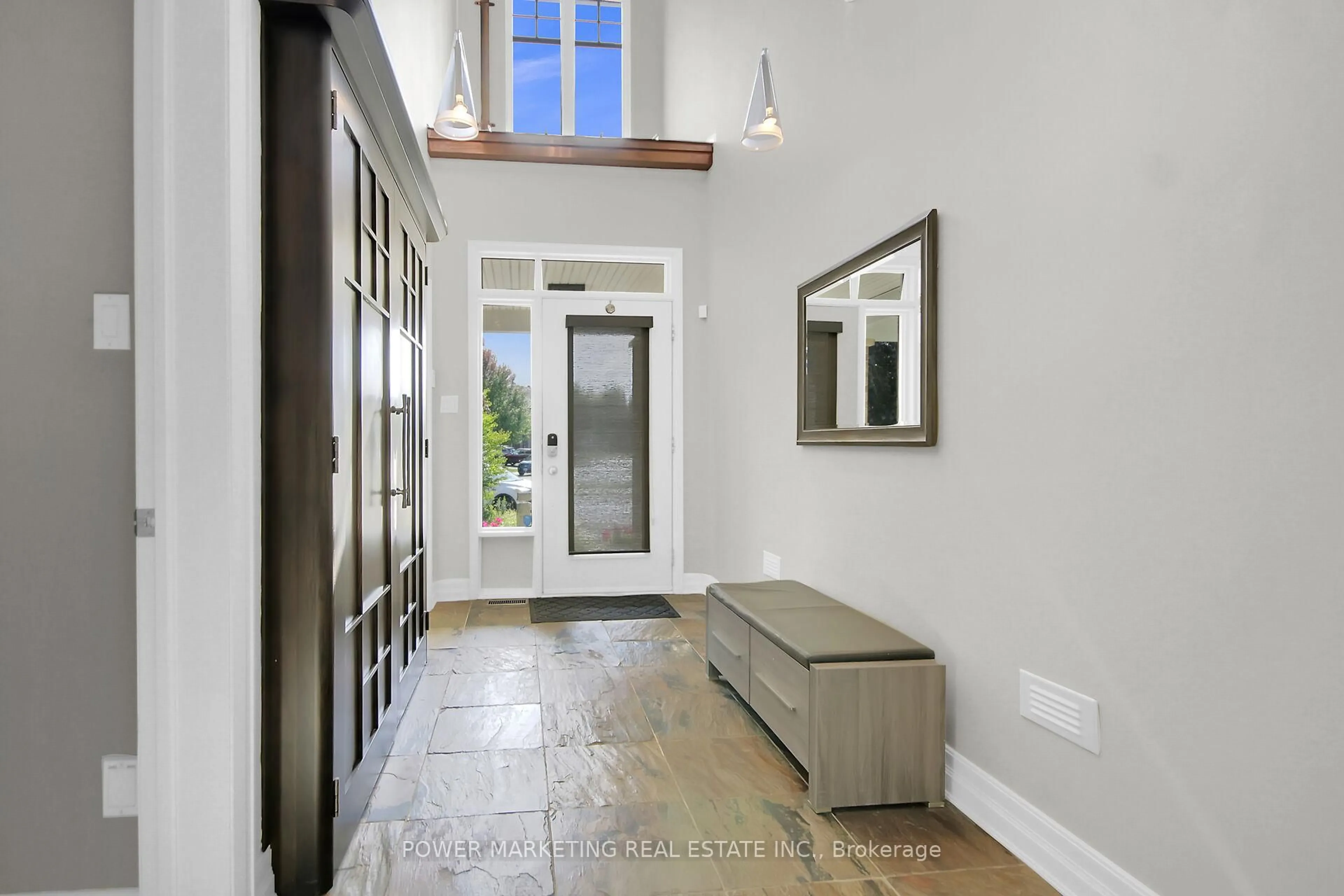 Indoor entryway for 15 MARWOOD Crt, Ottawa Ontario K2J 5G1