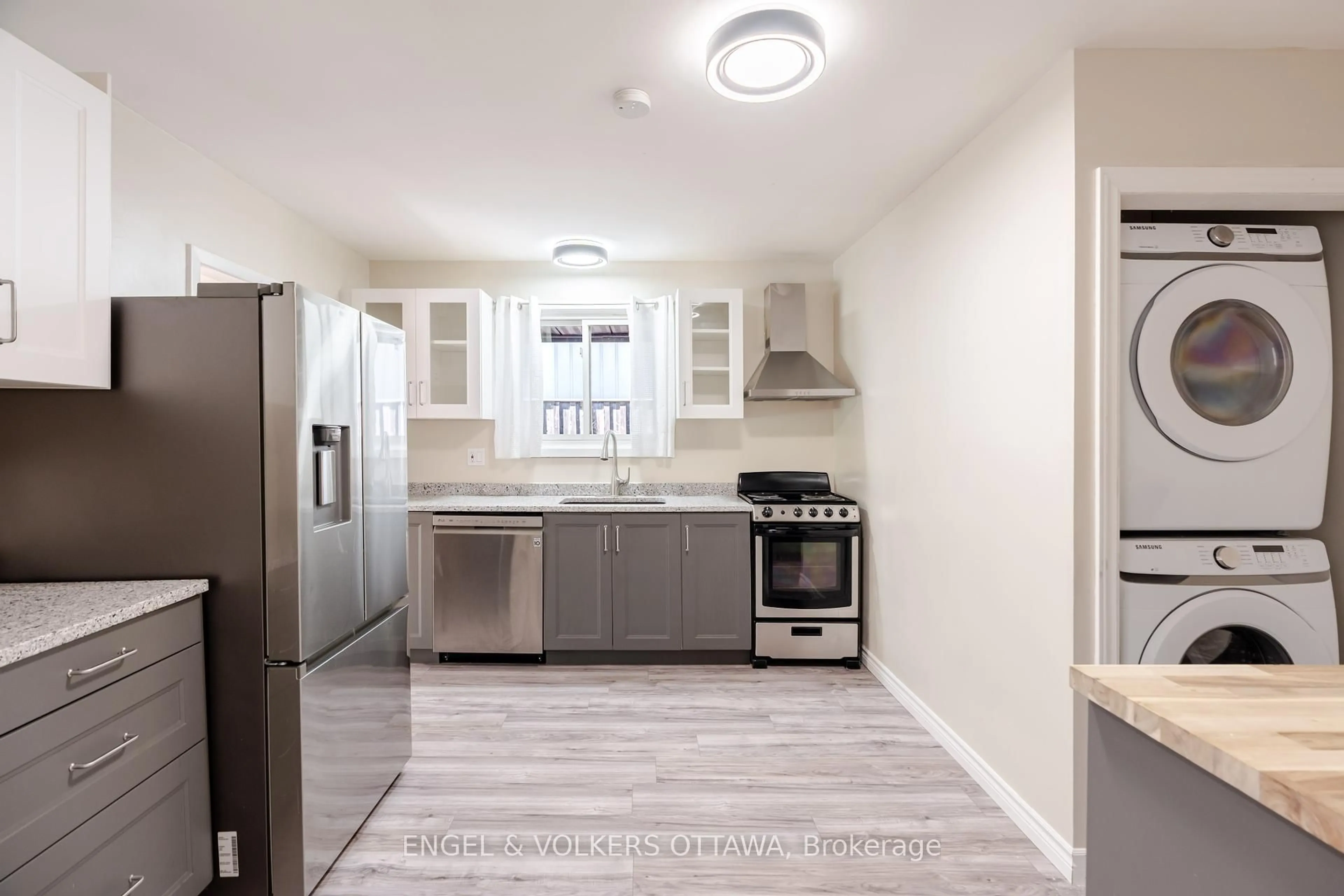 Open concept kitchen, unknown for 3001 Rankin St, Ottawa Ontario K1V 8L2