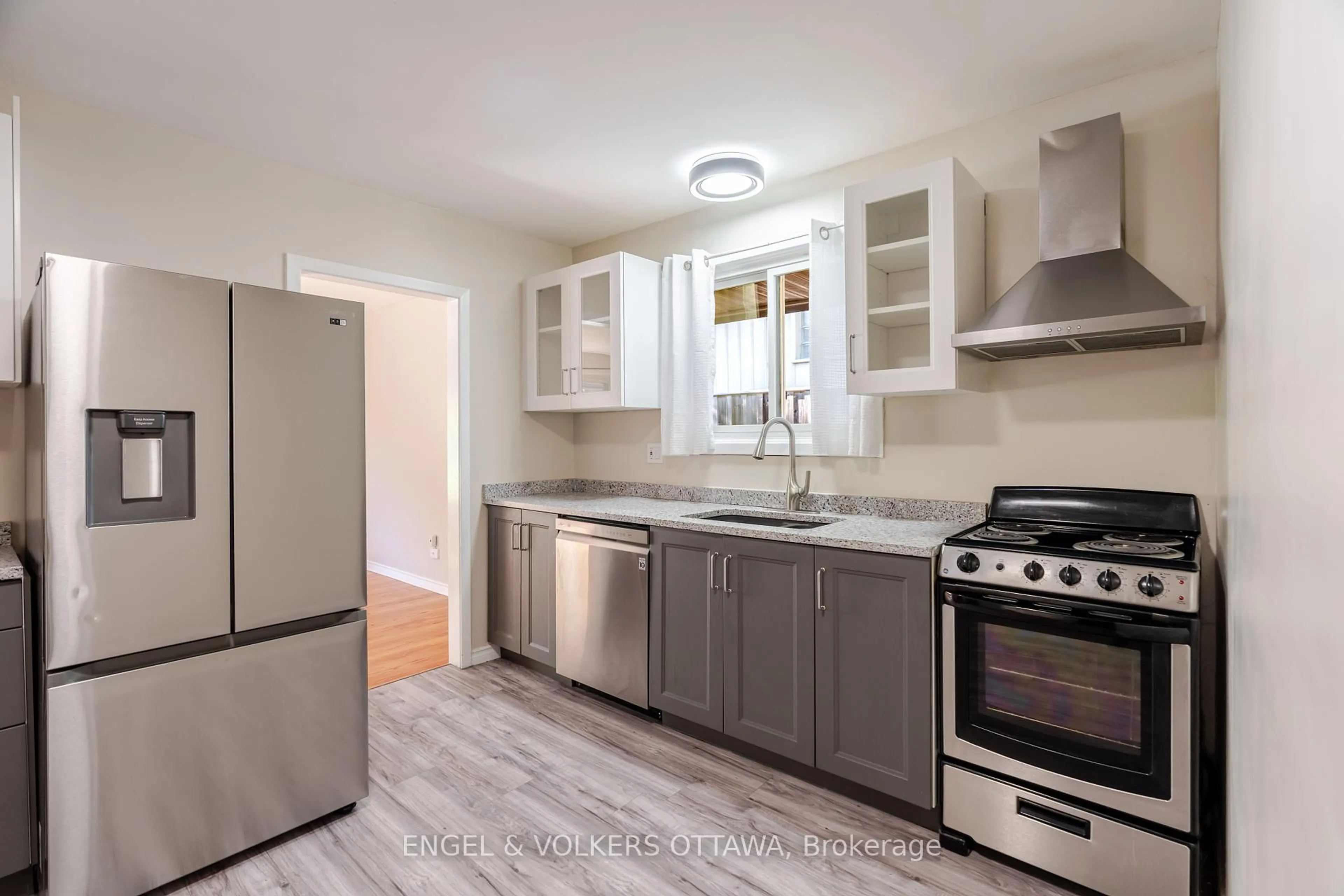 Unknown for 3001 Rankin St, Ottawa Ontario K1V 8L2