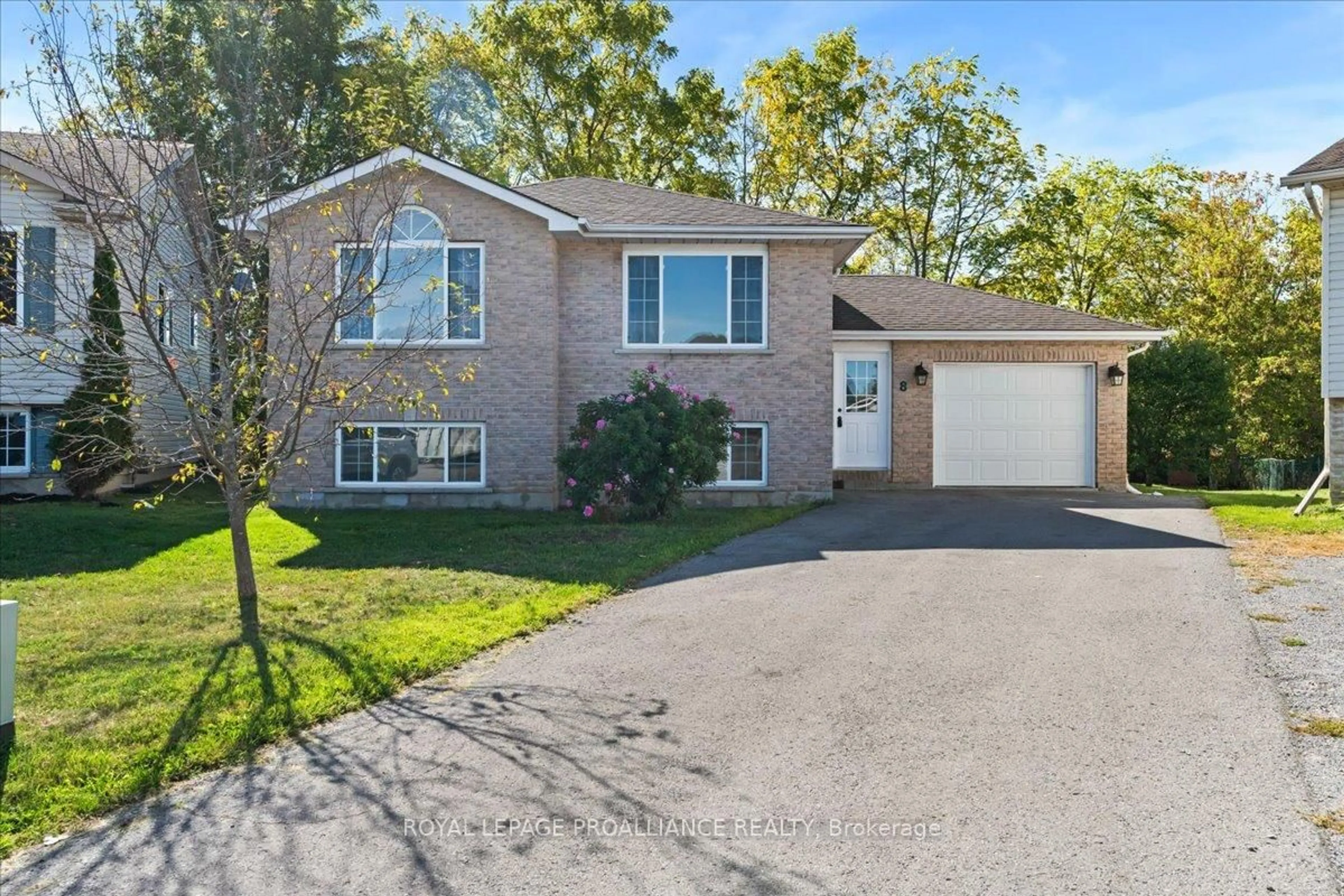 Home with brick exterior material, street for 8 Lake Crt, Belleville Ontario K8P 5M8