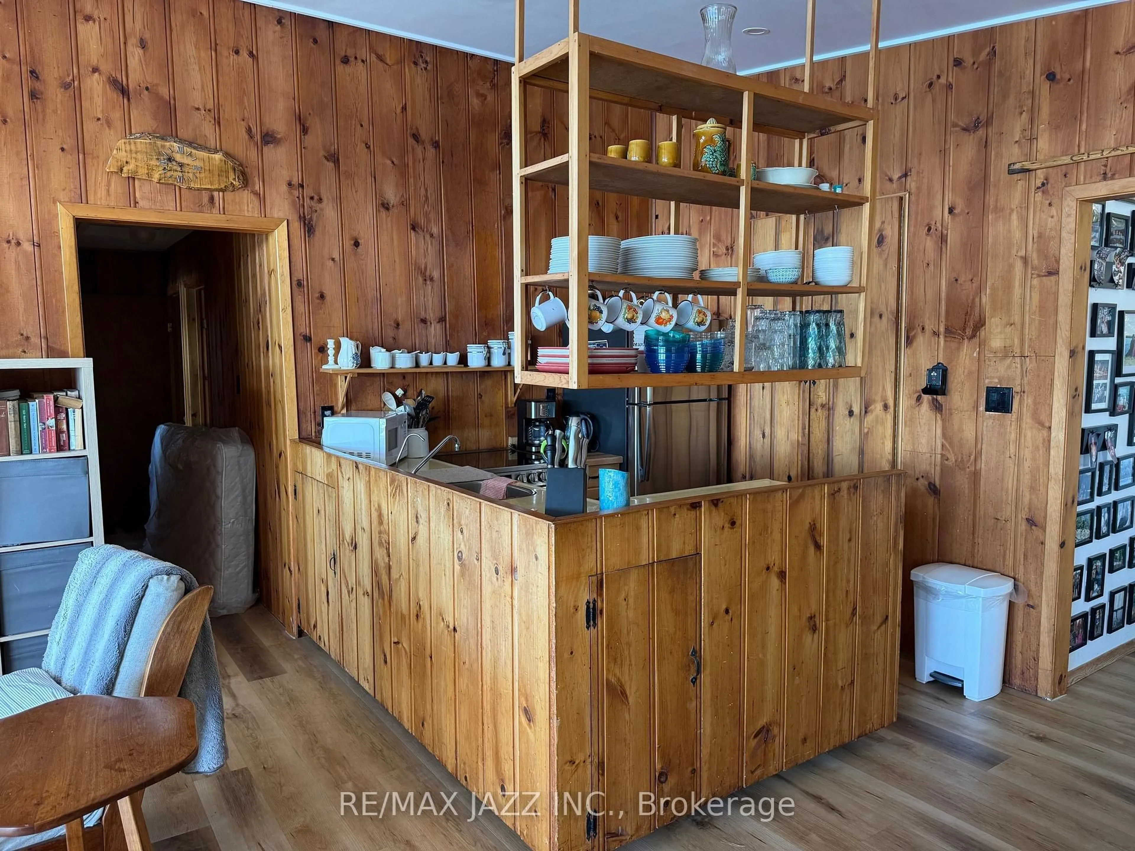 Standard kitchen, wood/laminate floor for 728 Renwick Rd, North Kawartha Ontario K0L 1A0