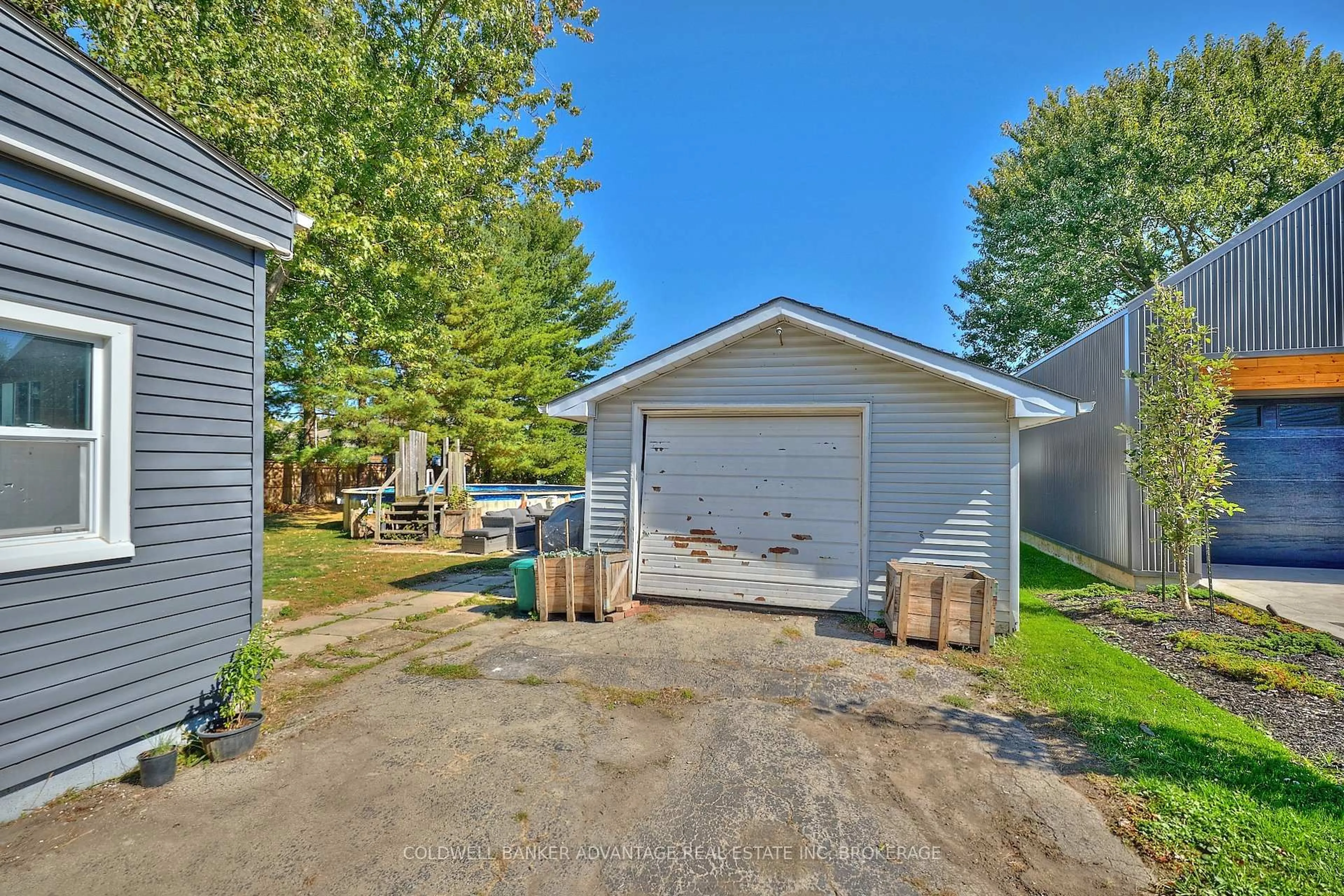 Shed for 1123 Pelham St, Pelham Ontario L3C 3E4