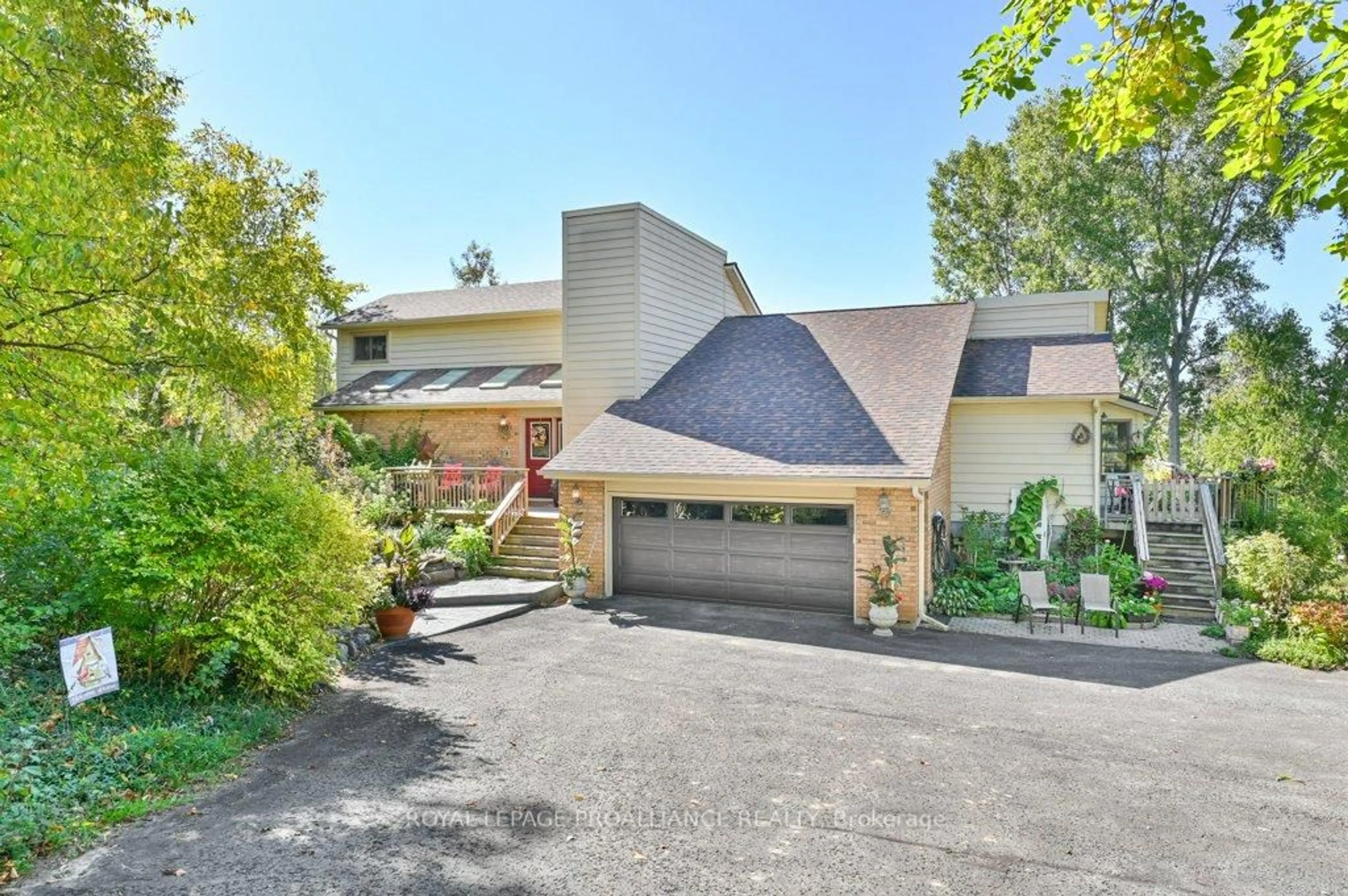 Unknown for 563 Flying Club Rd, Stirling Ontario K0K 3E0
