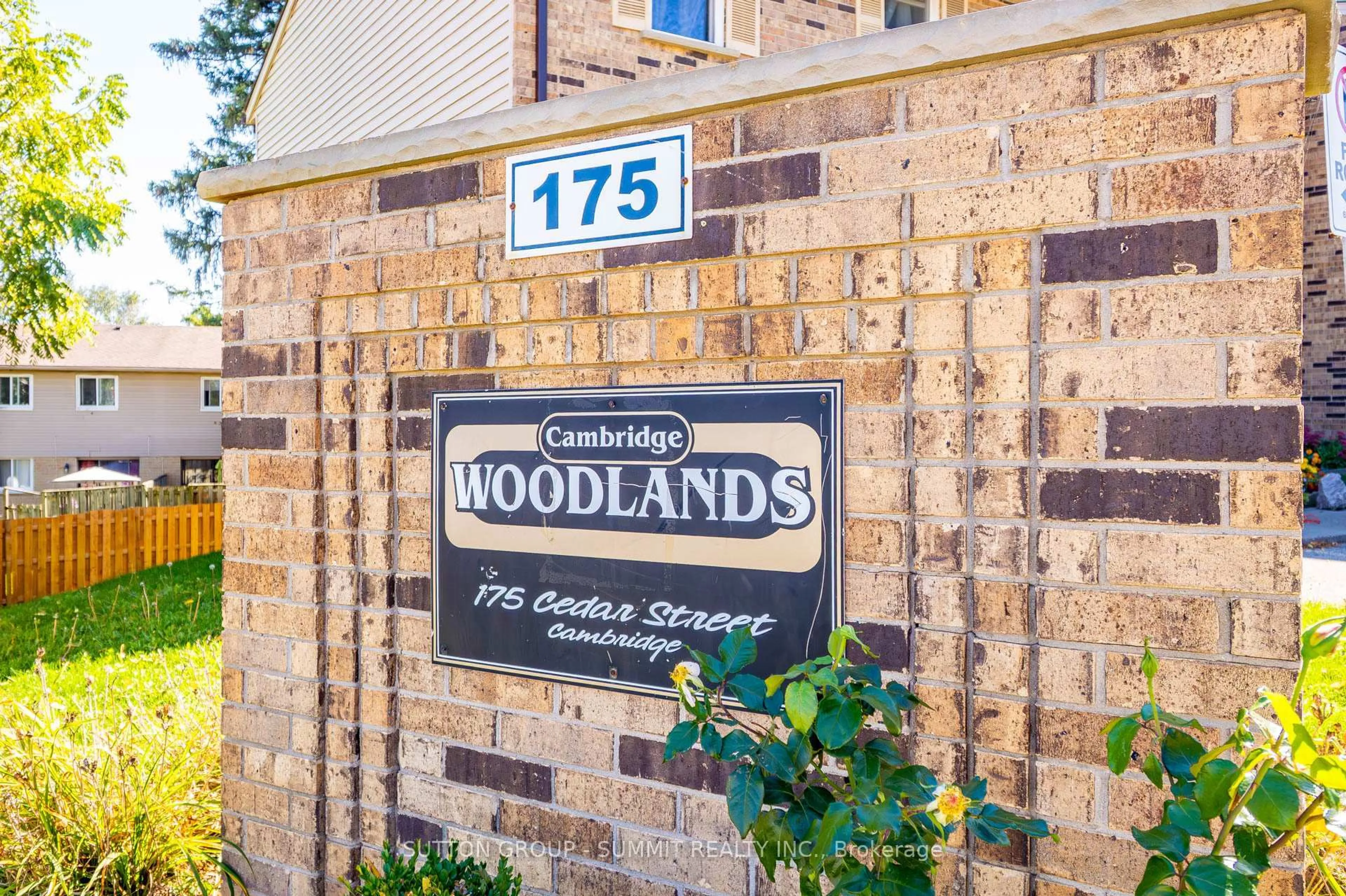 Indoor entryway for 175 Cedar St #19, Cambridge Ontario N1S 4X8