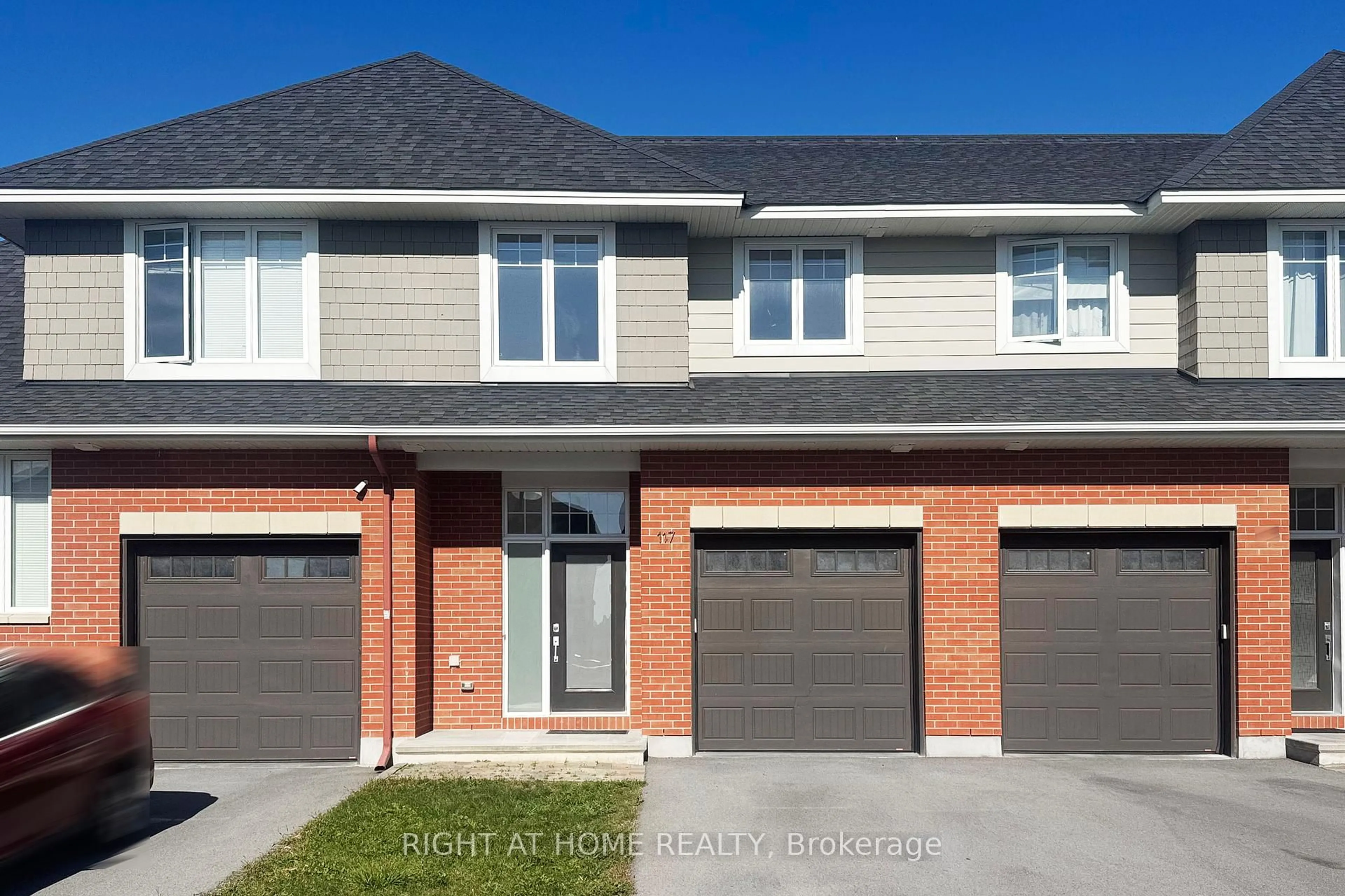 Home with brick exterior material, street for 117 Escarpment Cres, Ottawa Ontario K2T 0L8
