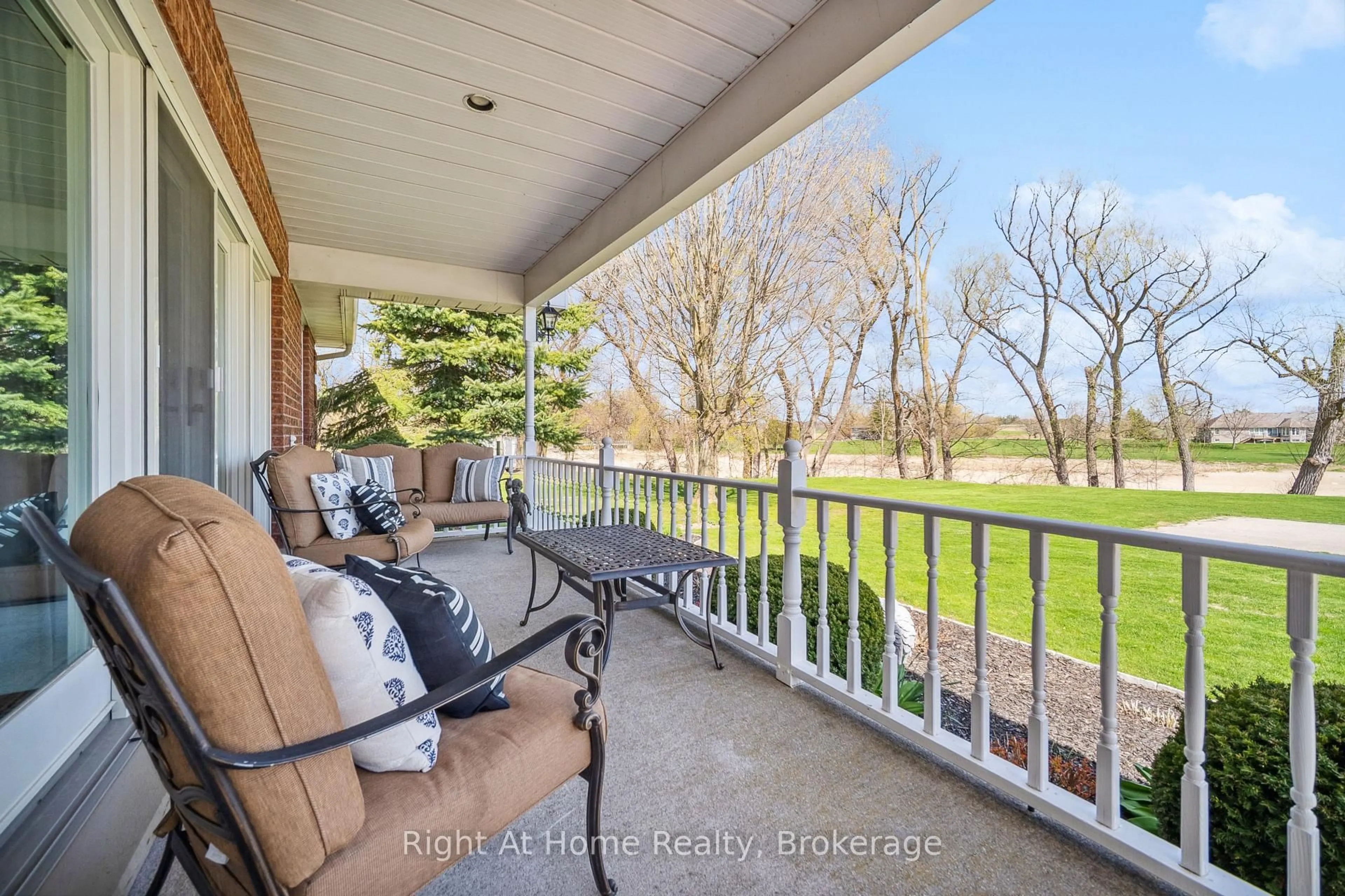 Patio, water/lake/river/ocean view for 664 Maple St, Huron East Ontario N0G 1H0