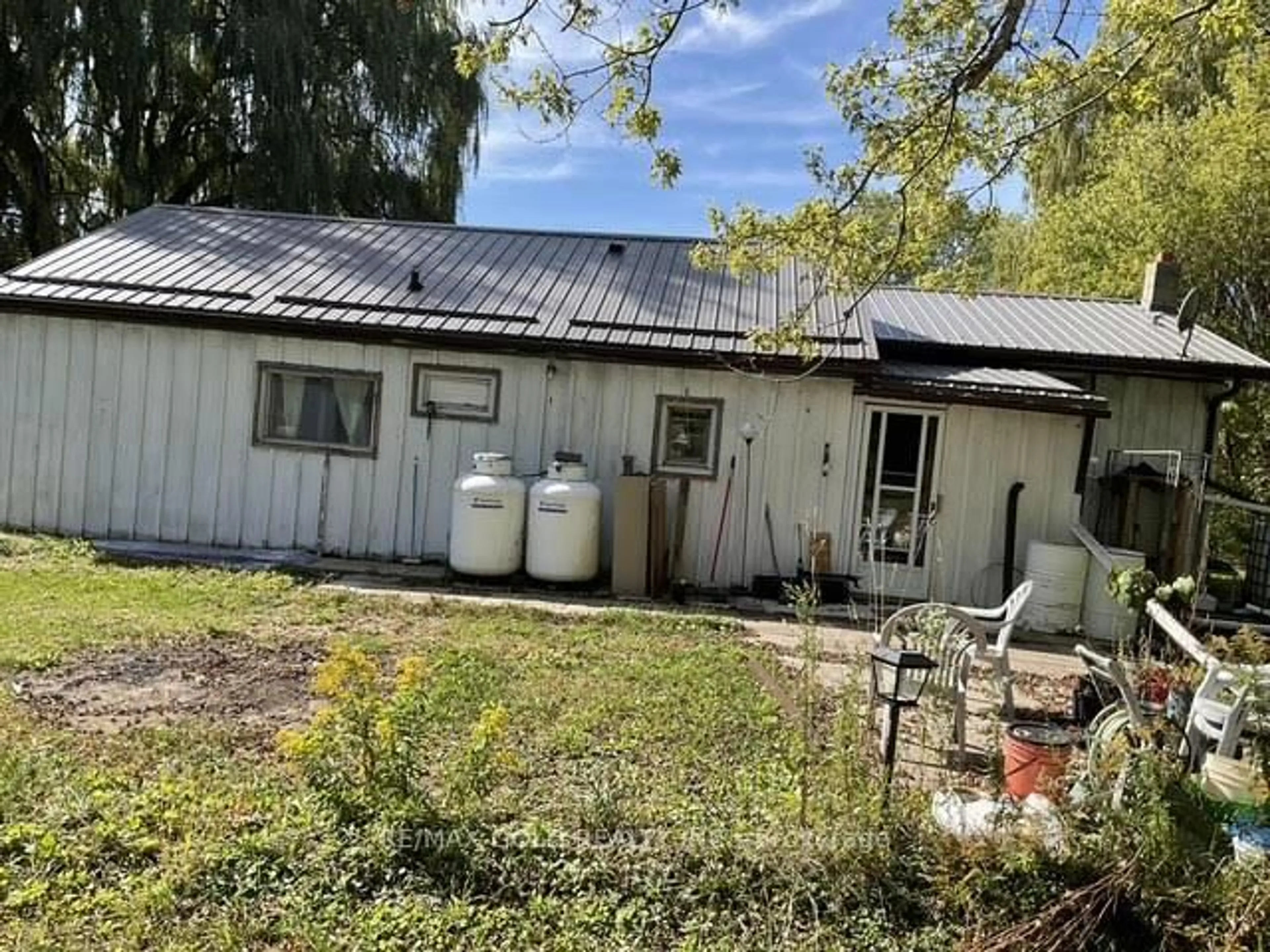 A pic from outside/outdoor area/front of a property/back of a property/a pic from drone, building for 1608 Highway 59, Norfolk Ontario N0E 1G0