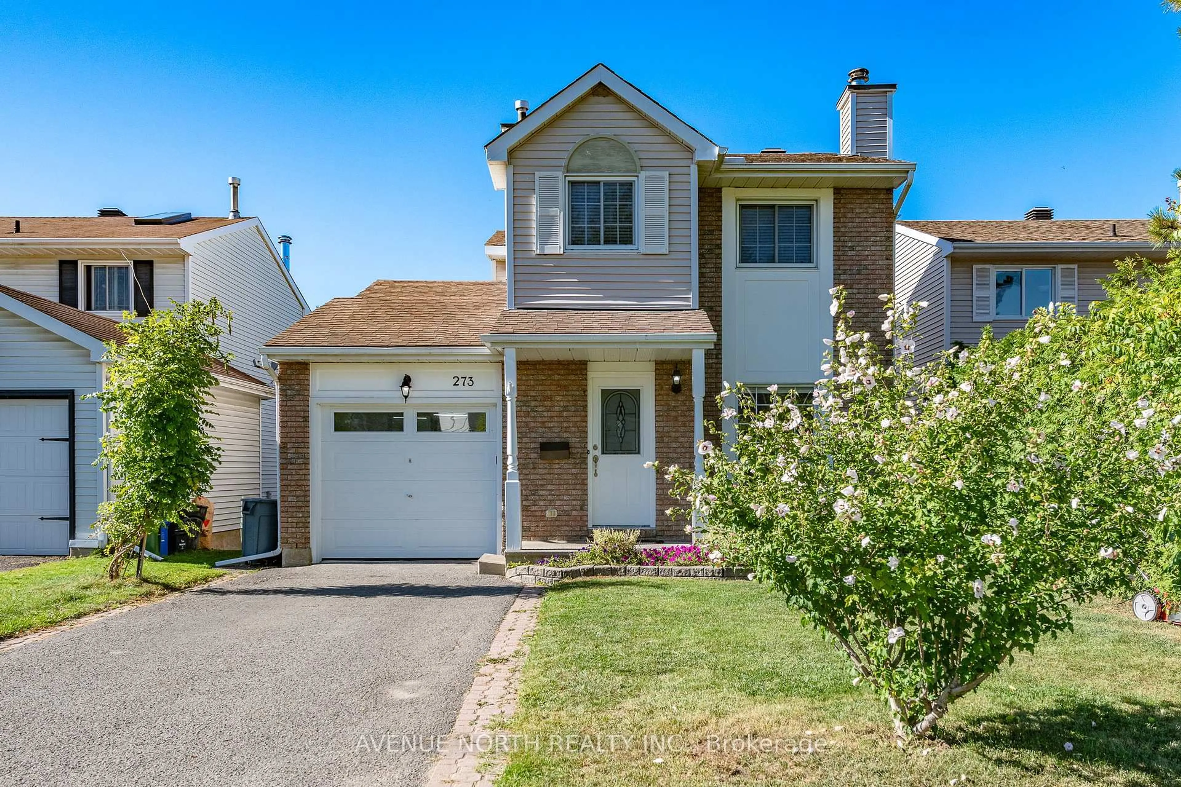 Home with vinyl exterior material, street for 273 Cote-Royale Cres, Ottawa Ontario K1E 3L5