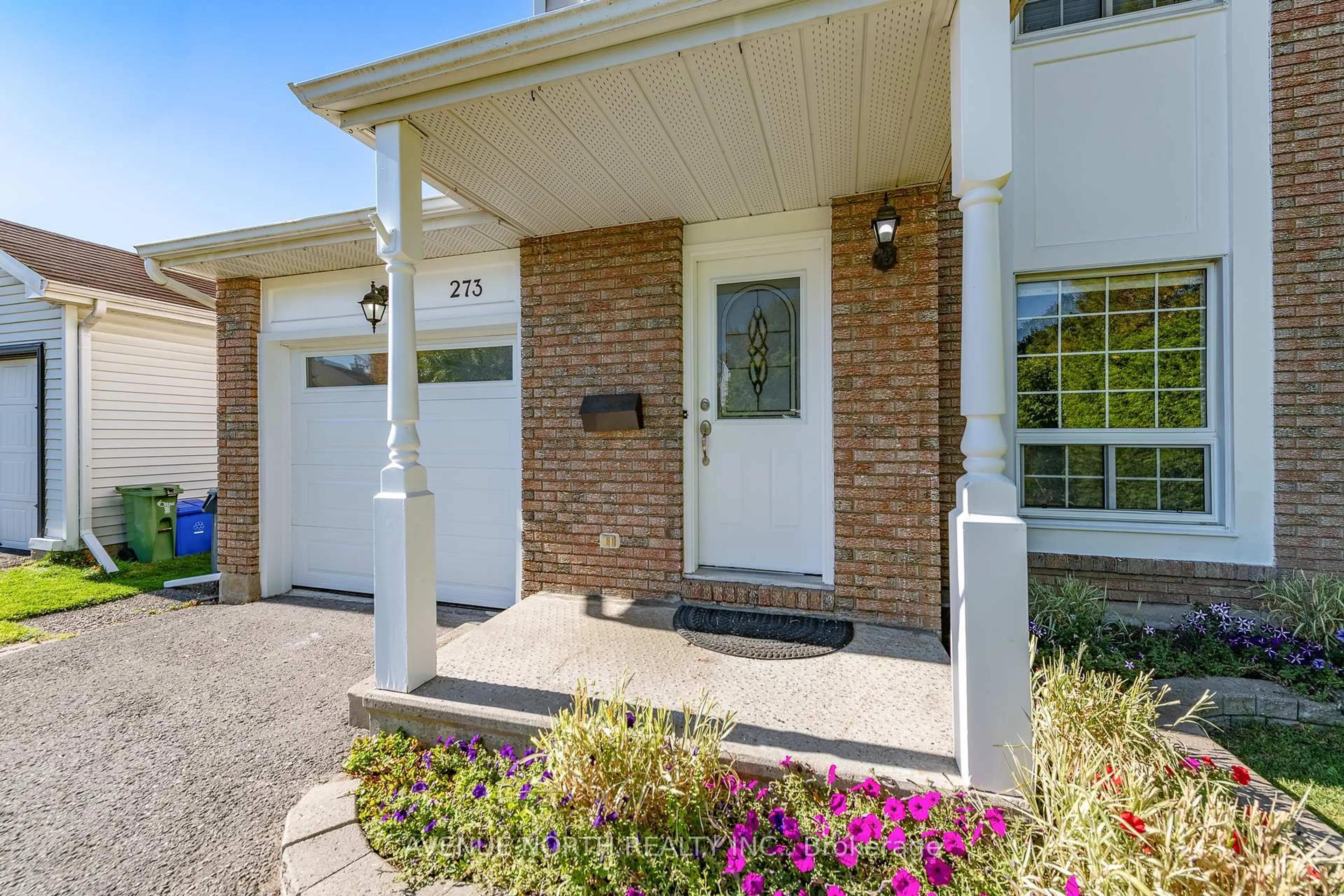 Unknown for 273 Cote-Royale Cres, Ottawa Ontario K1E 3L5